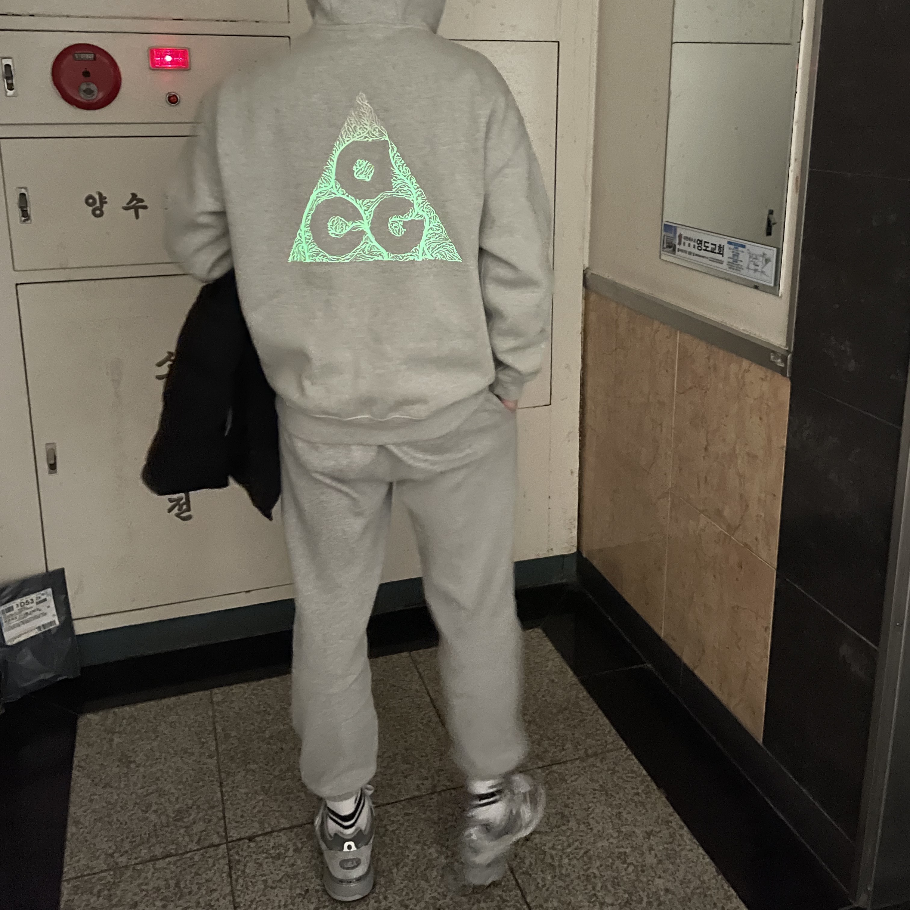 Nike ACG Therma-Fit Fleece Full Zip Hoodie Airora Grey Heather - US/EU, (W) New Balance 993 Made in USA Grey - B Standard 착용 스타일