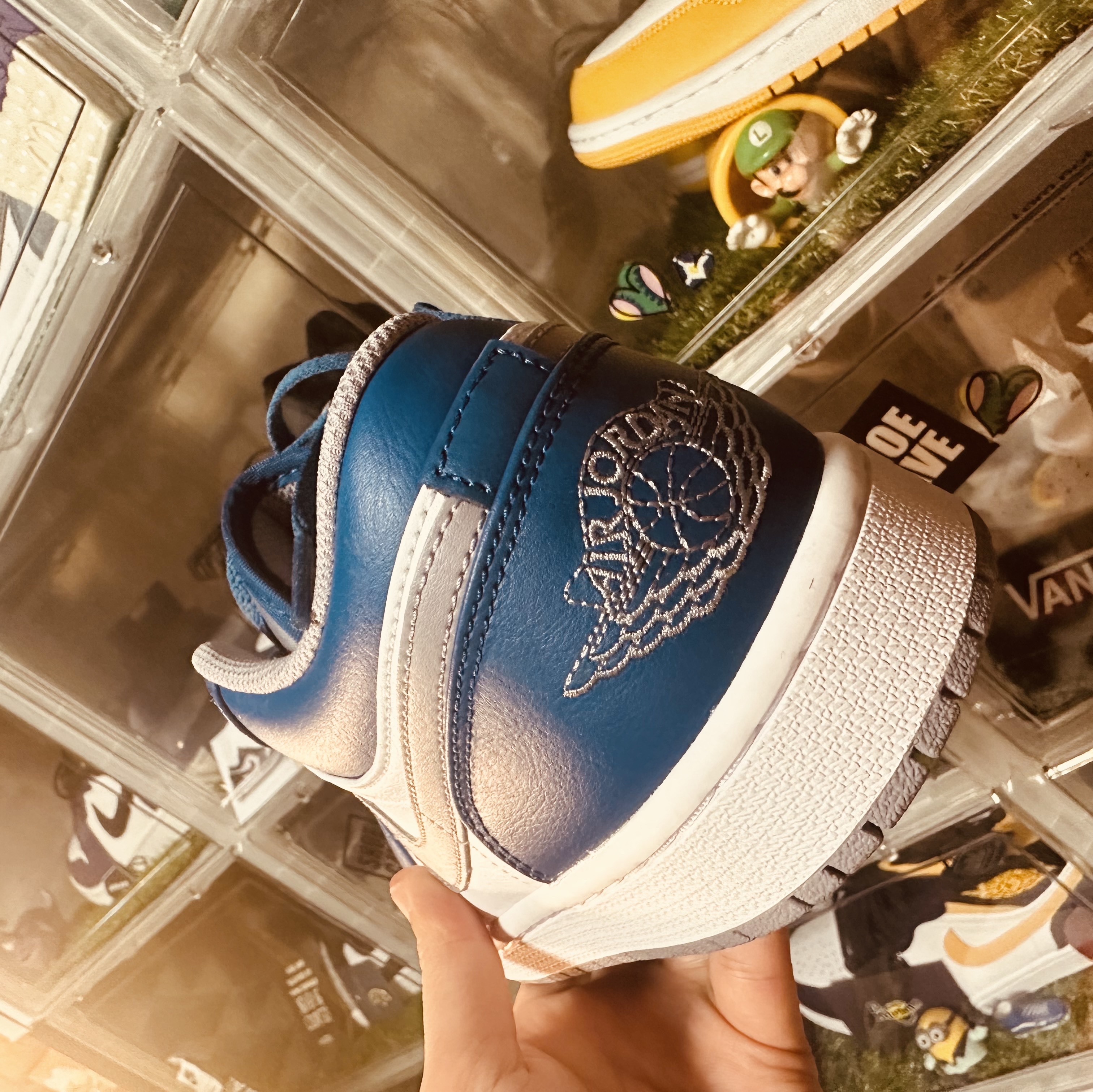 Jordan 1 Low True Blue Cement Grey 착용 스타일 - 1
