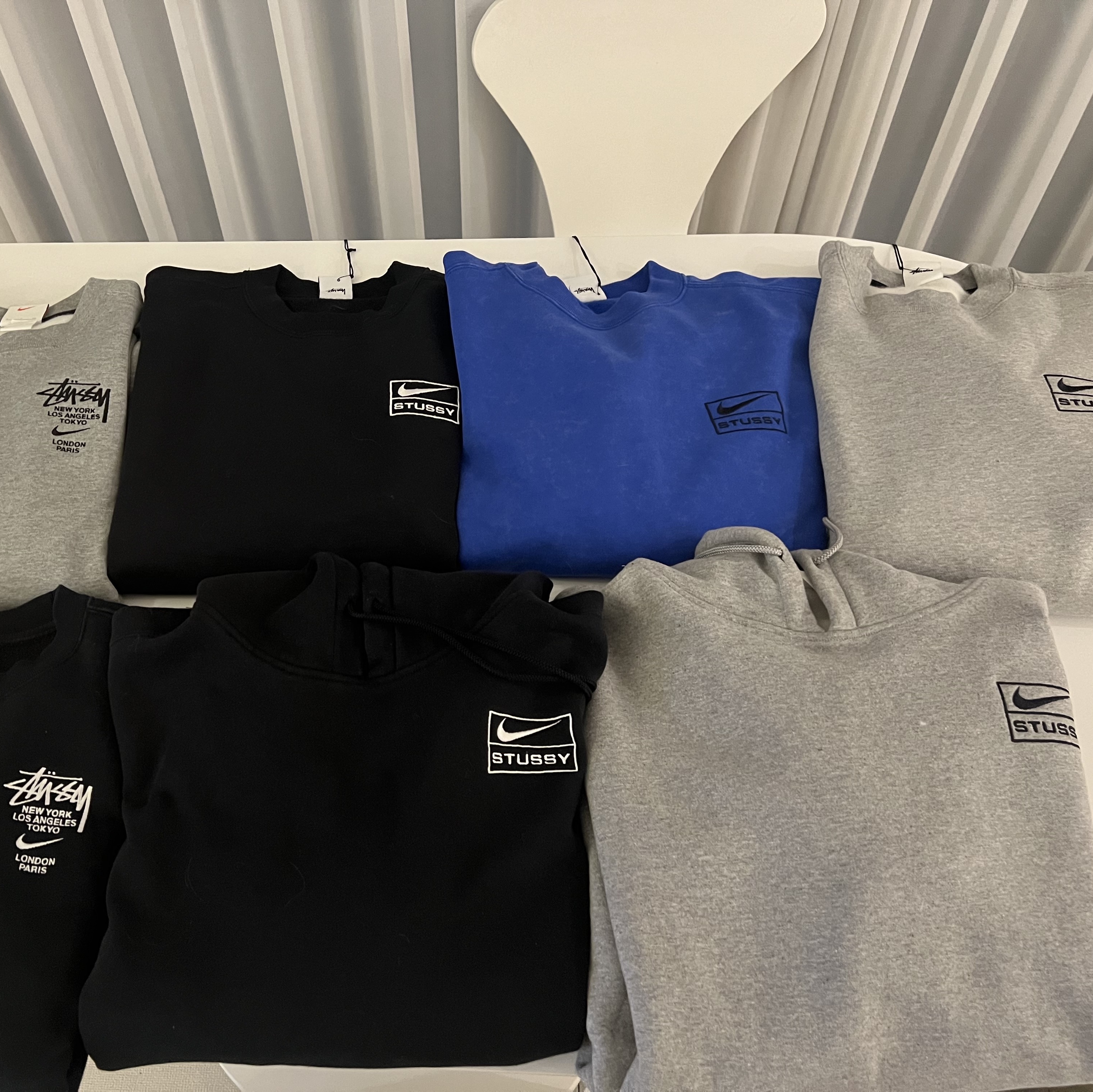 Nike x Stussy NRG Fleece Pants Dark Grey Heather (DO9340-063), Nike x Stussy NRG Fleece Crewneck Dark Grey Heather (DO9337-063) 착용 스타일 - 3