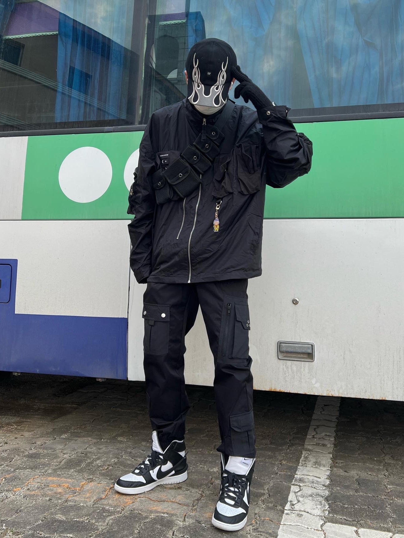 Yeezy Gap Engineered By Balenciaga Flame Cap Black, Nike x Ambush Dunk High Black 착용 스타일 - 1