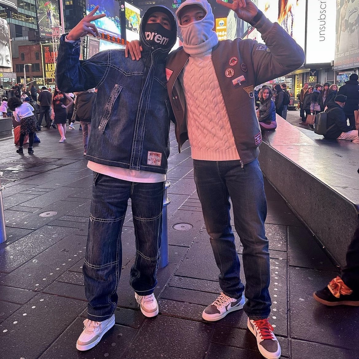 Jordan 1 x Travis Scott Retro Low OG SP Sail and Ridgerock 착용 스타일