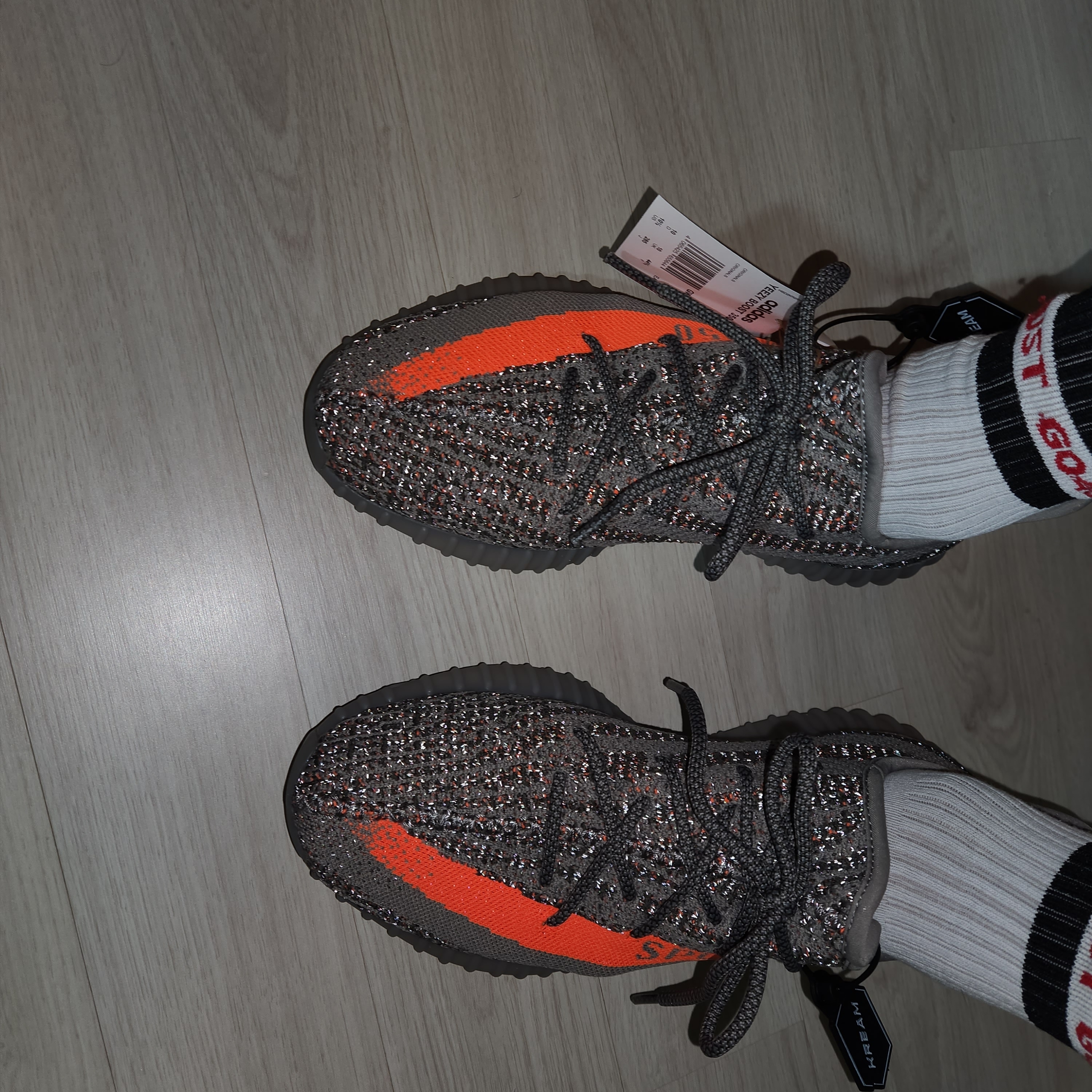 Adidas Yeezy Boost 350 V2 Beluga - Reflective 착용 스타일 - 1