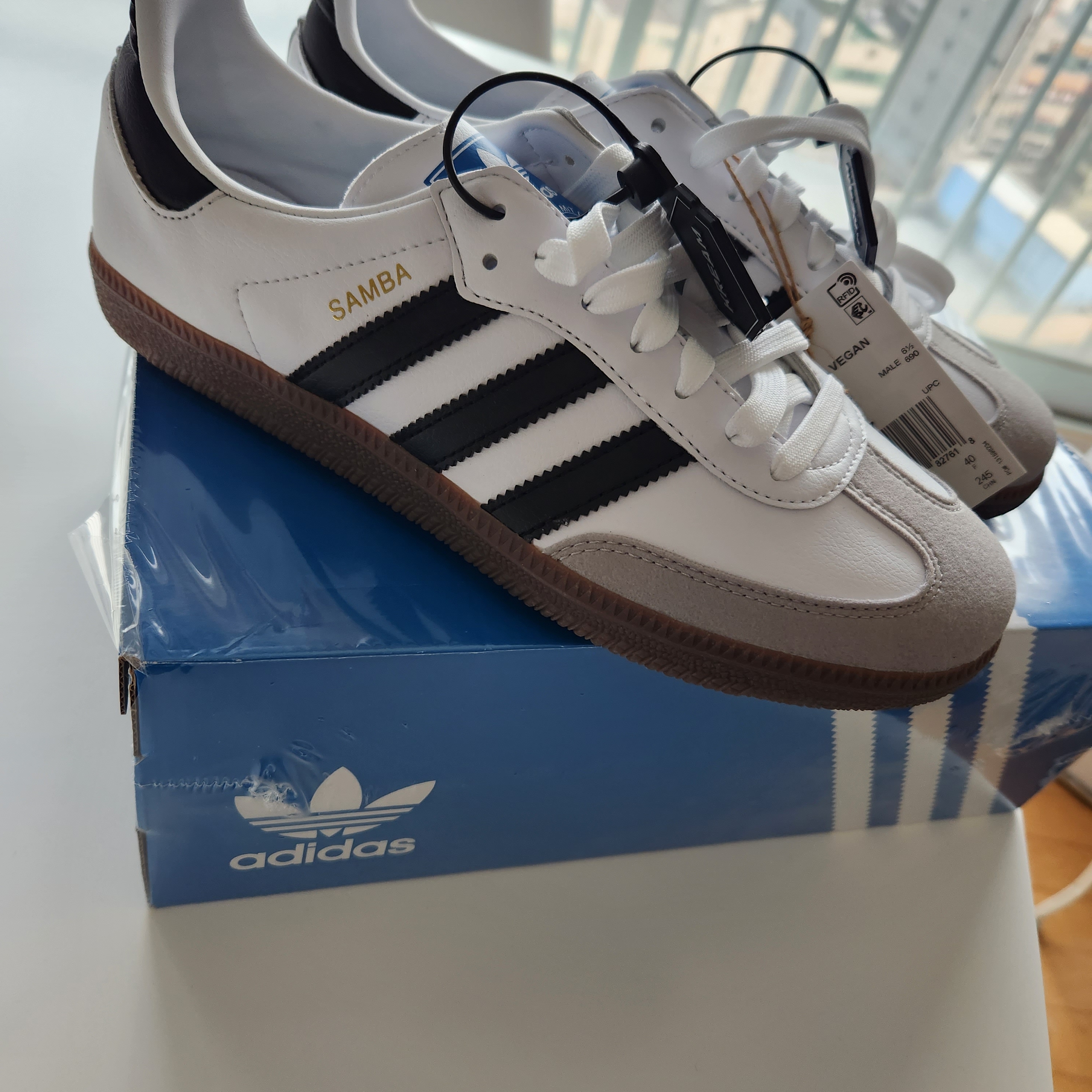 Adidas Samba Vegan White Black 착용 스타일