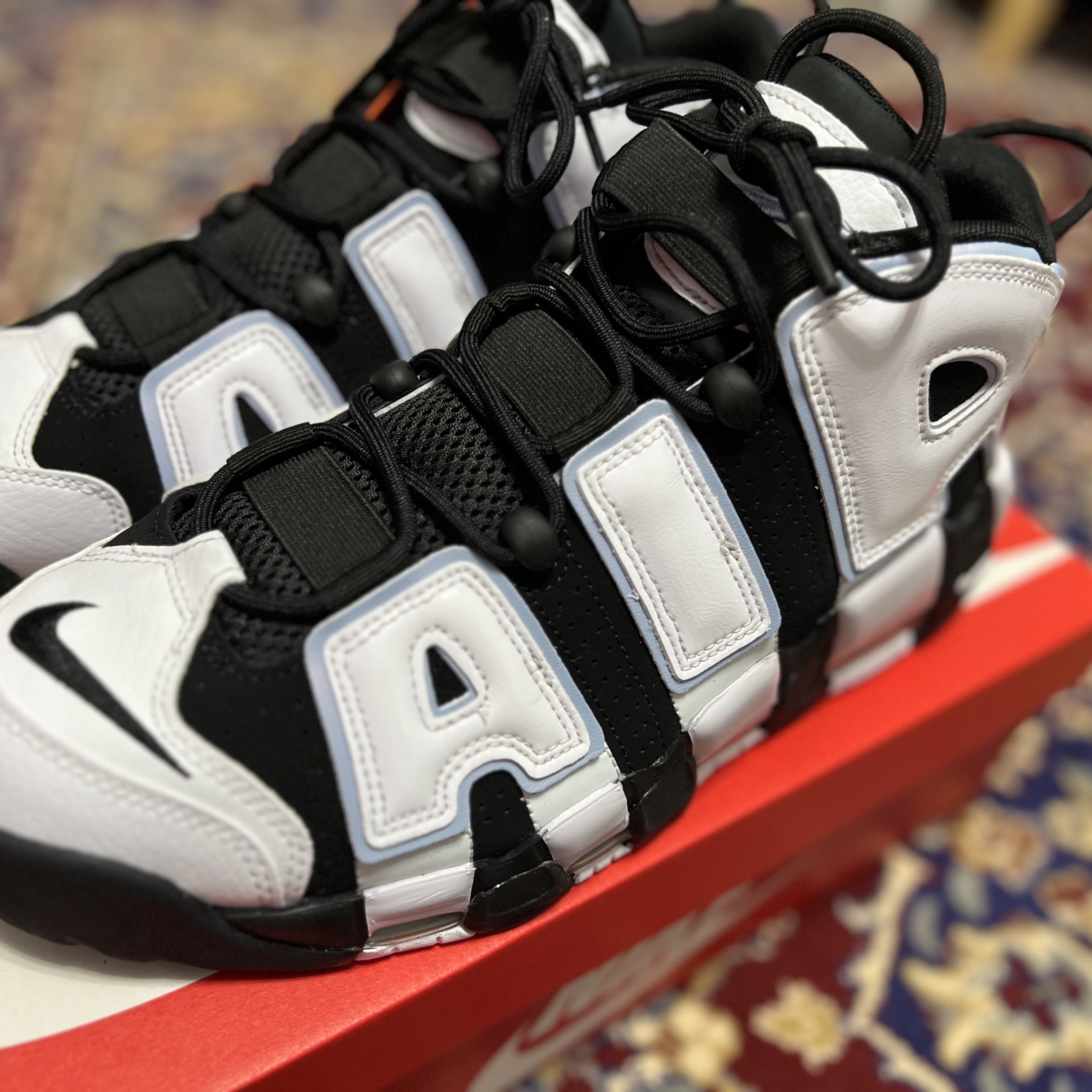 Nike Air More Uptempo 96 Cobalt Bliss 착용 스타일