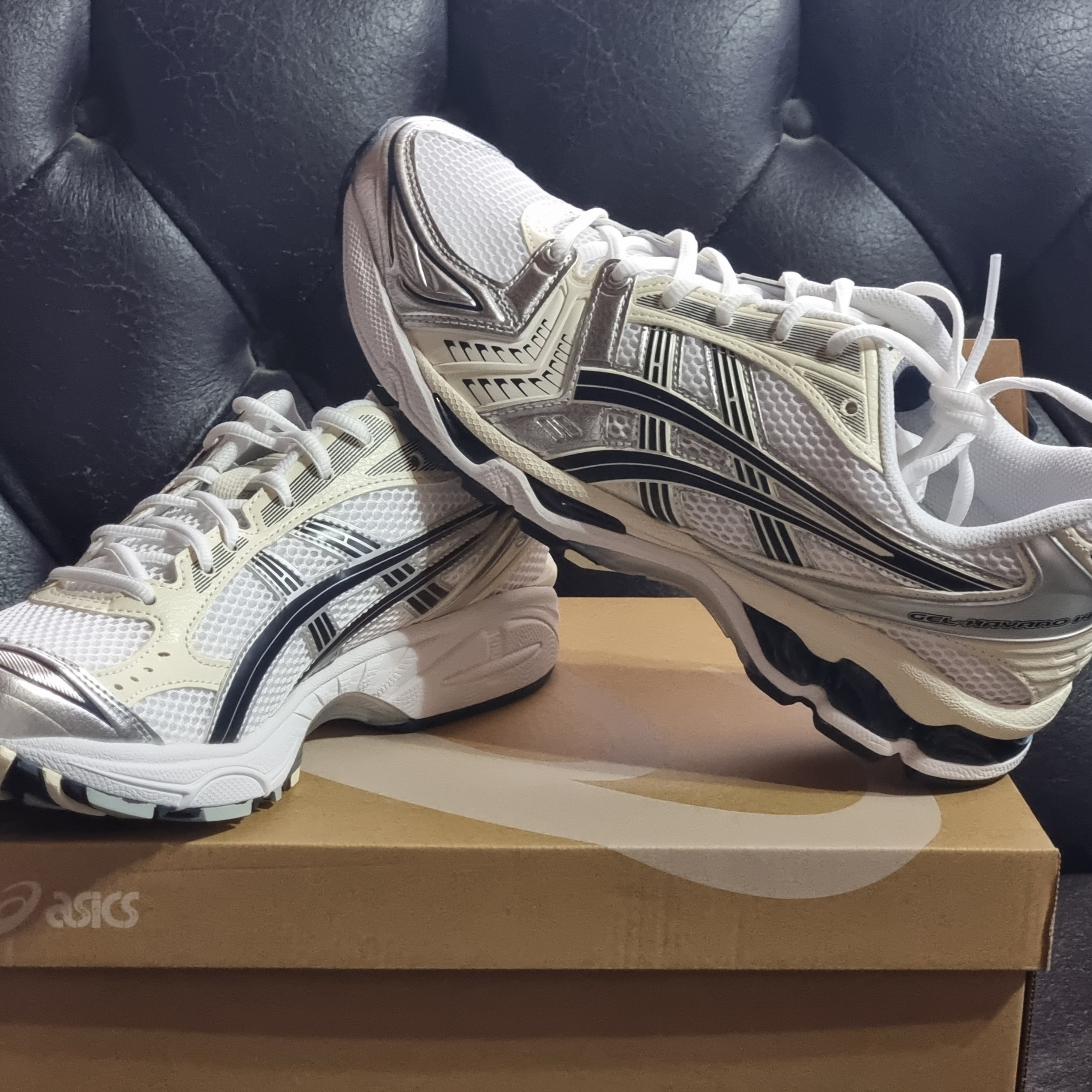 (W) Asics Gel-Kayano 14 White Midnight 착용 스타일 - 2