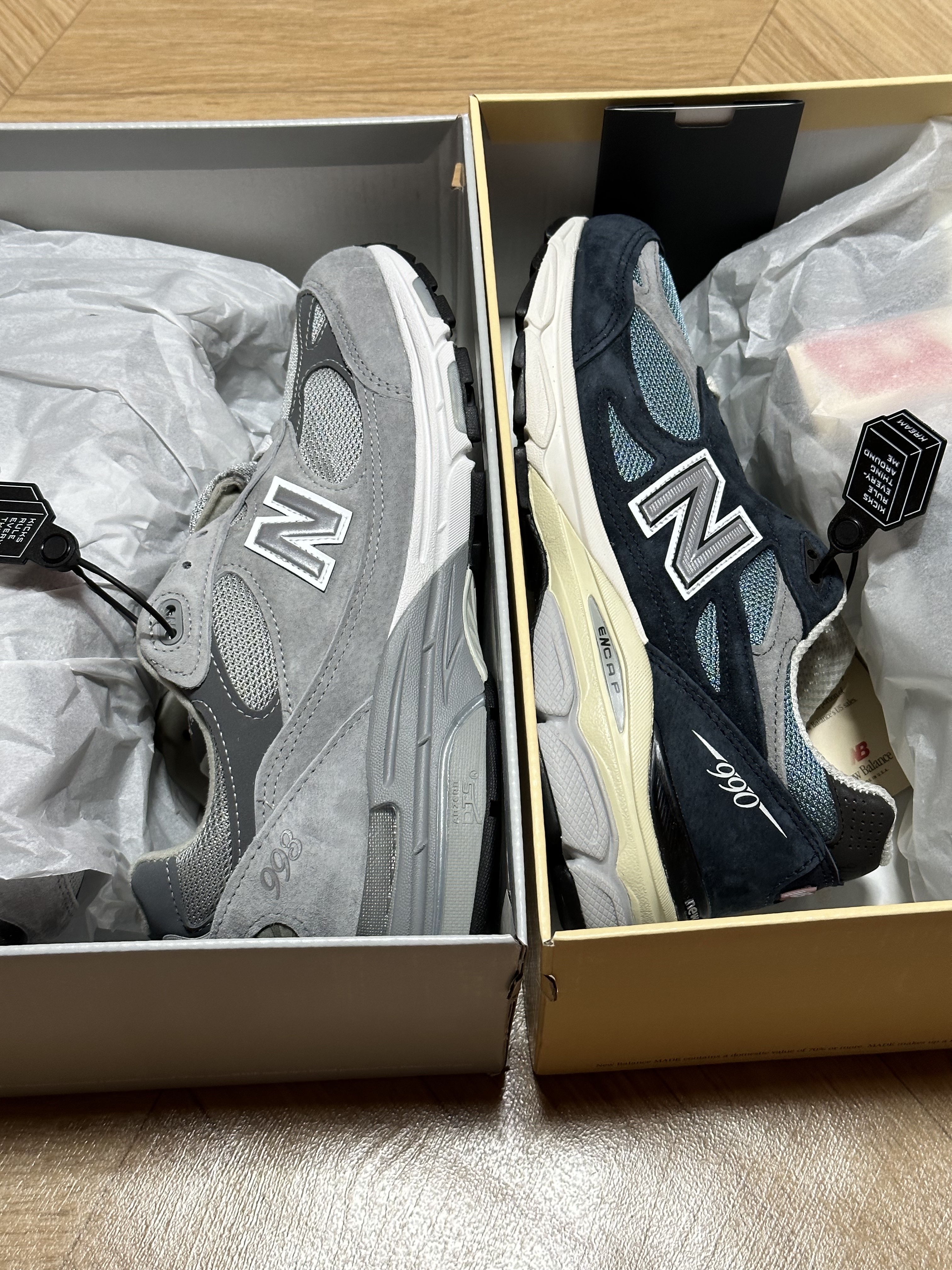 New Balance 990v3 Made in USA Navy Spring Tide, New Balance 993 Made in USA Grey - D Standard 착용 스타일