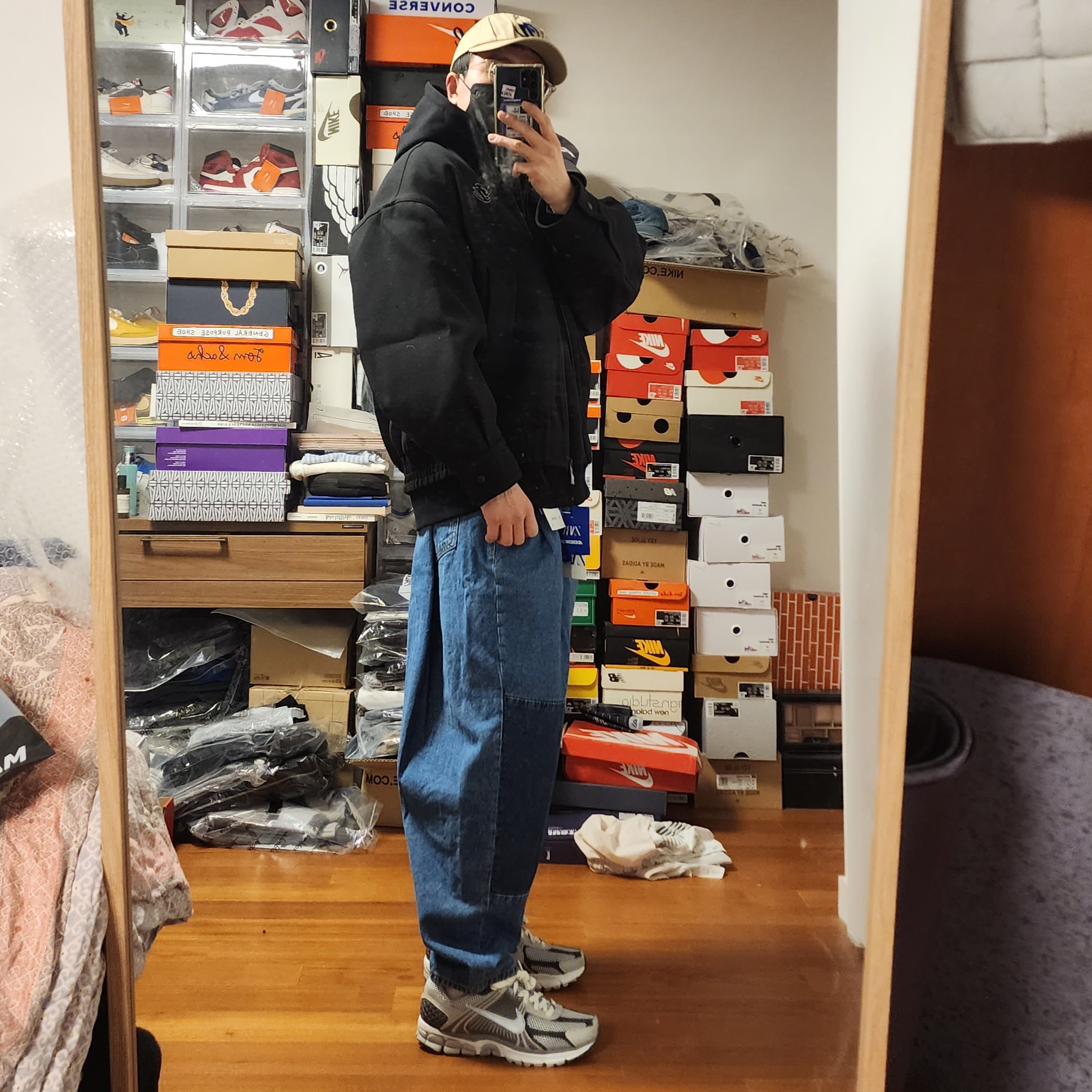 Zara x Ader Error Oversize Collar Bomber Jacket Black, Zara x Ader Error Embroidery Hooded Sweatshirt Black 착용 스타일 - 3