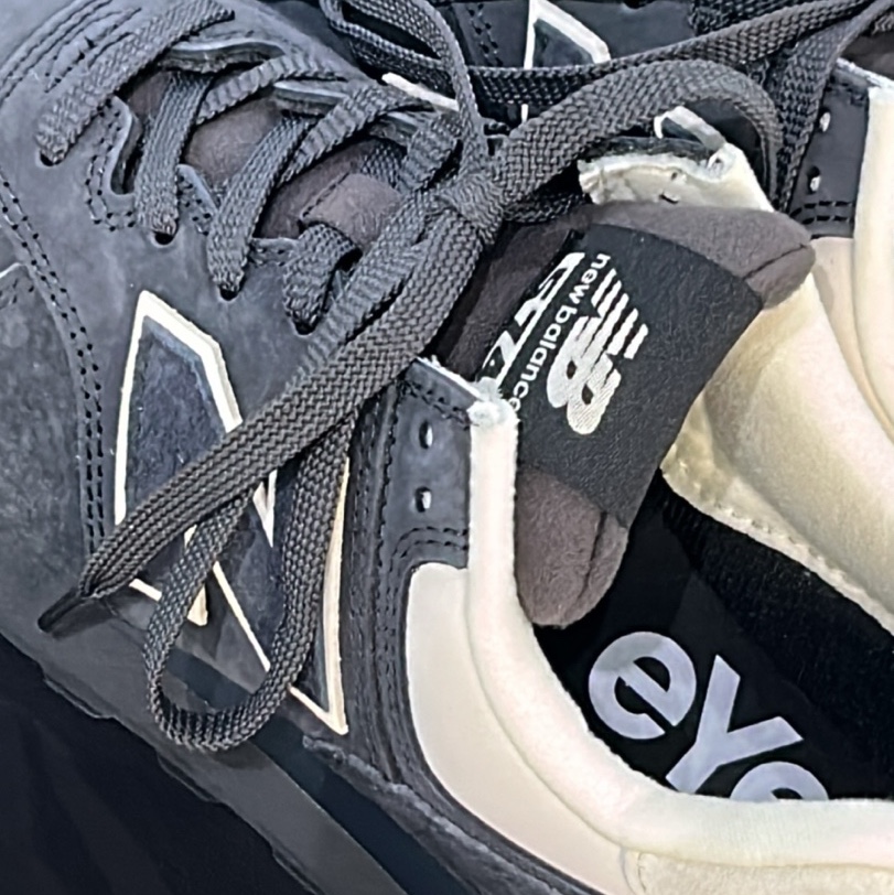 New Balance x Comme des Garcons Junya Watanabe Man 574 Suede Grey Off White 착용 스타일 - 1