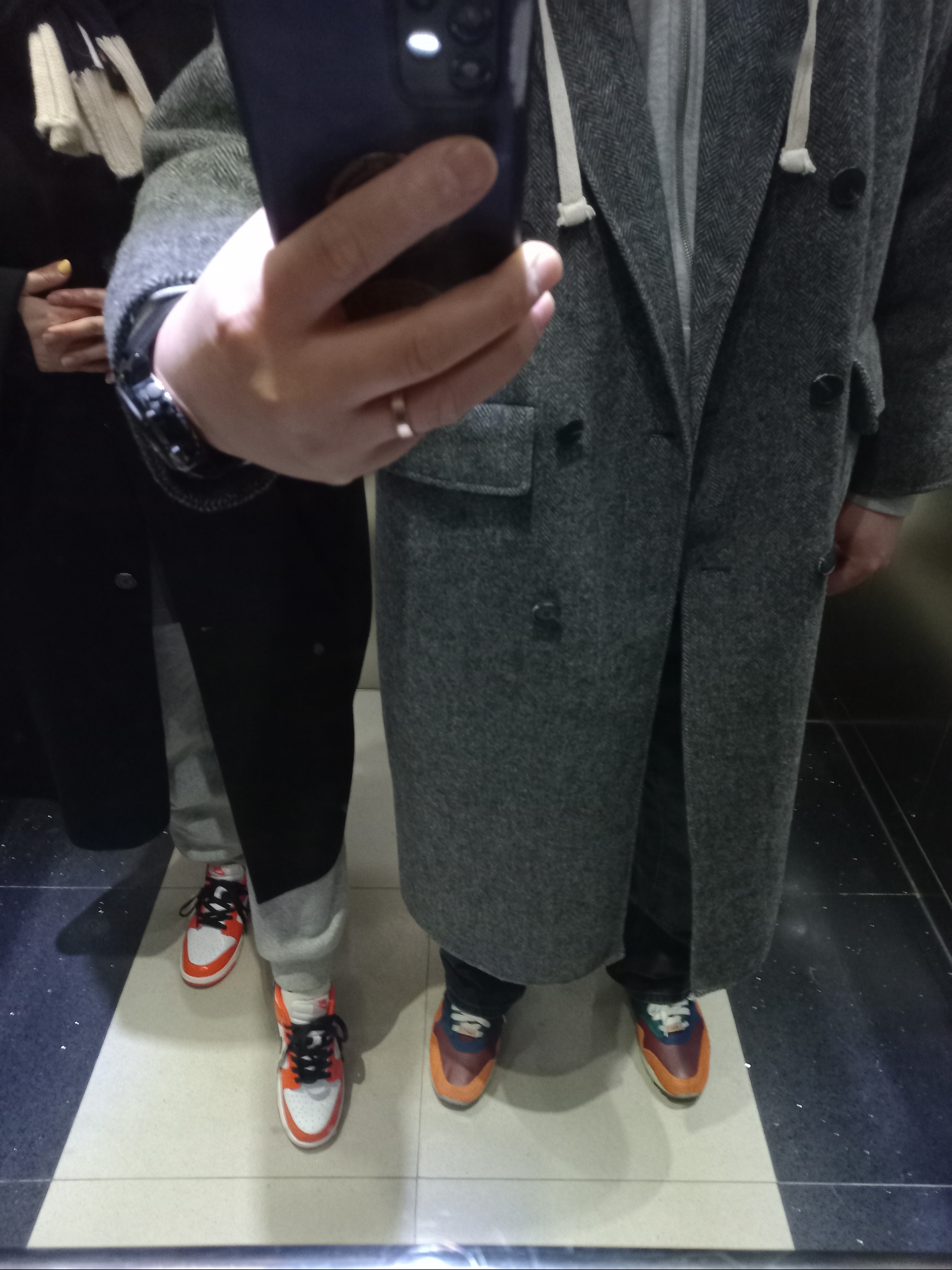 (W) Nike Dunk Low Essential Brilliant Orange, Nike x Kasina Air Max 1 SP Won-Ang Orange 착용 스타일 - 1