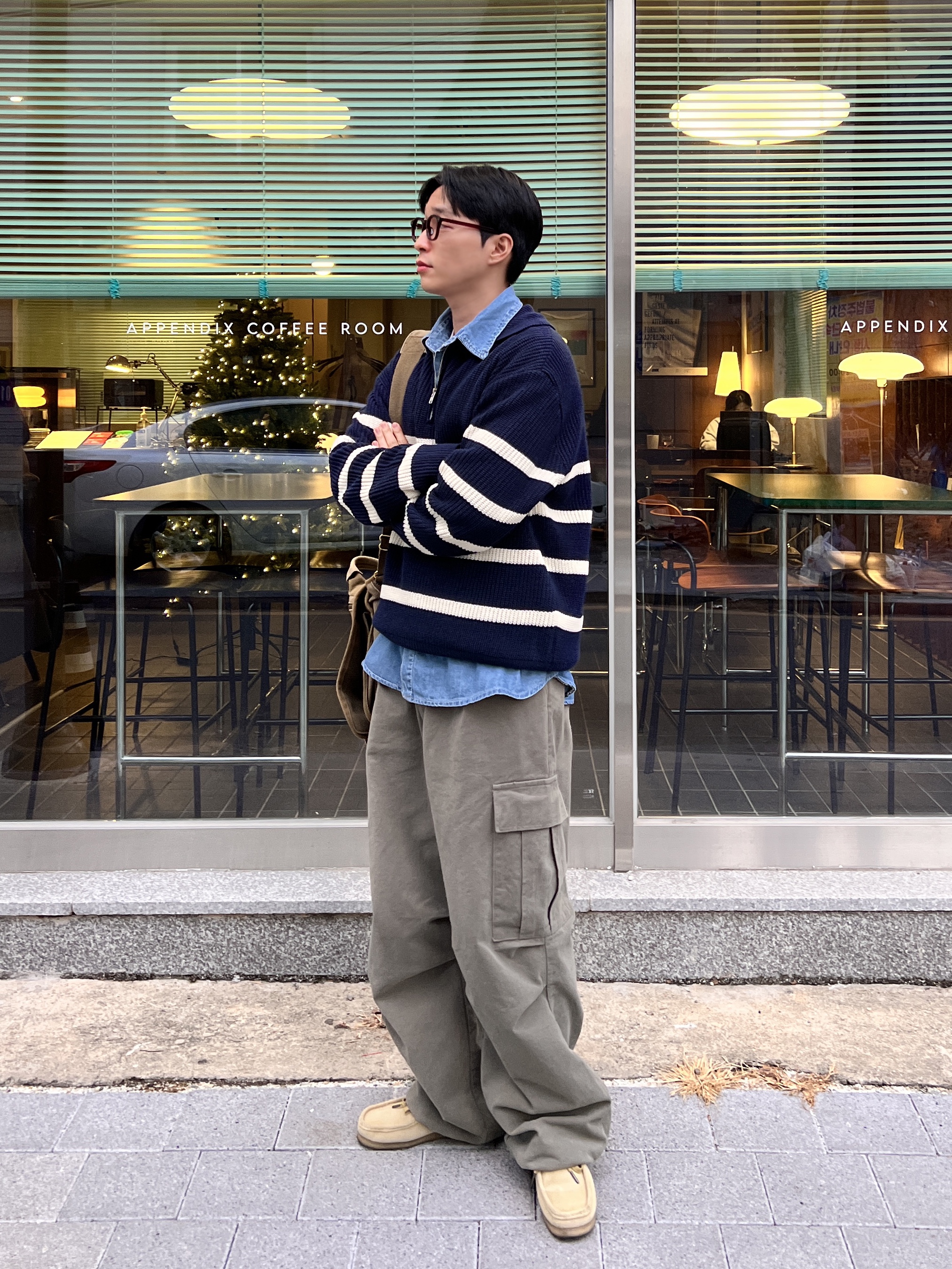 Clarks Wallabee Maple Suede 착용 스타일 - 3