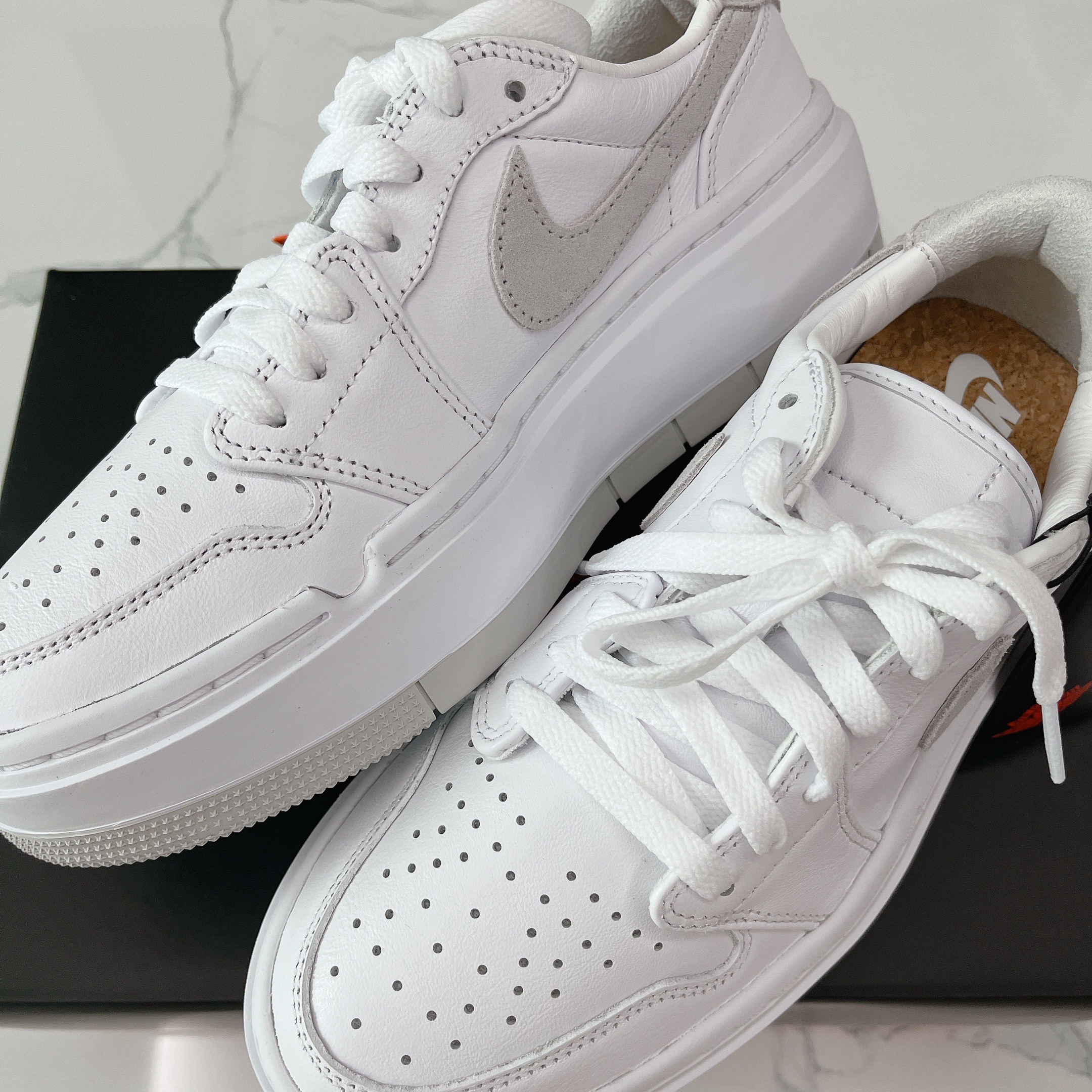 (W) Jordan 1 Elevate Low White Wolf Grey 착용 스타일 - 2
