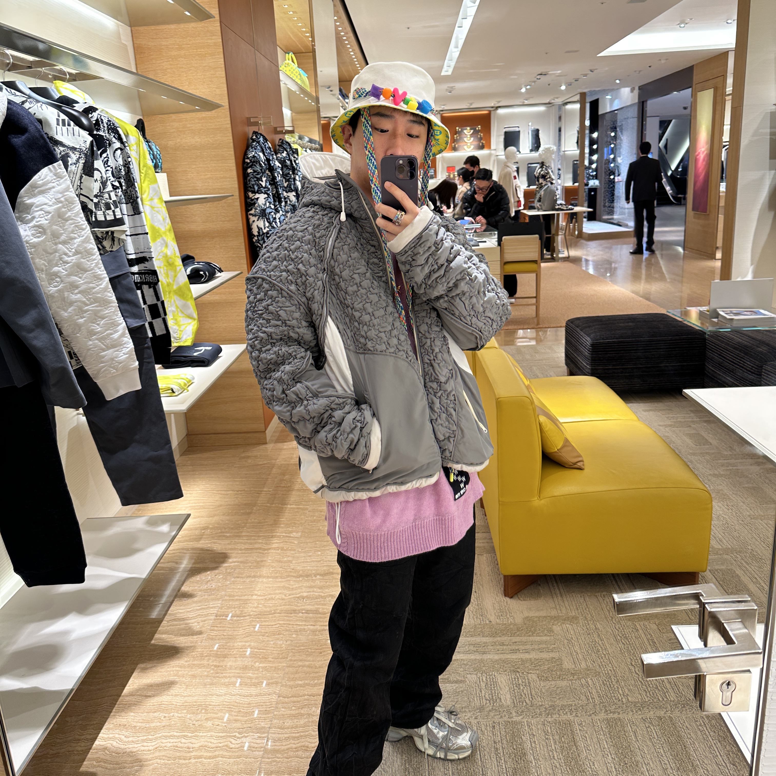 Balenciaga 3XL Sneakers Light Beige 착용 스타일 - 2