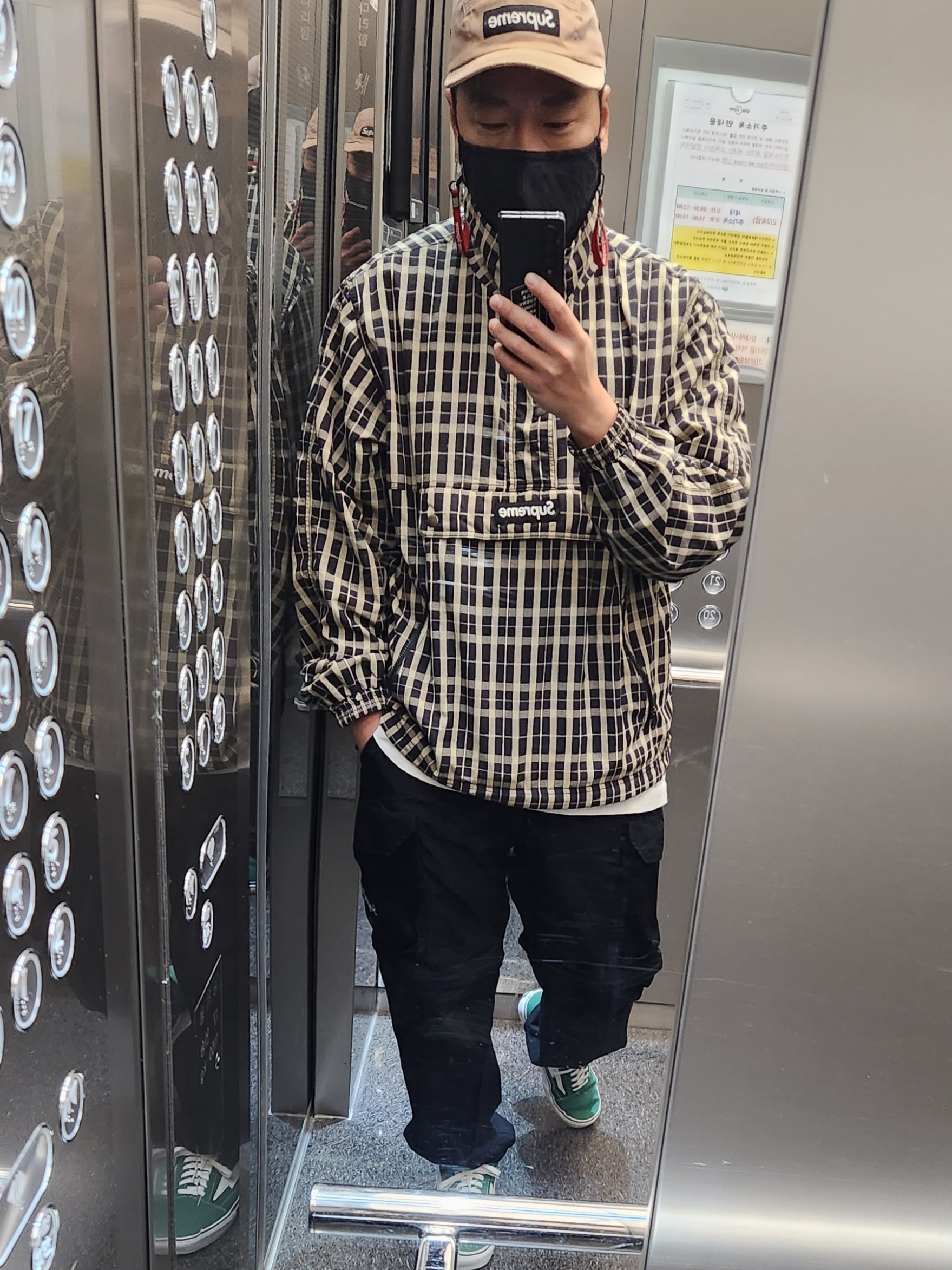 Supreme Mesh Pocket Belted Cargo Pants Black - 21SS 착용 스타일