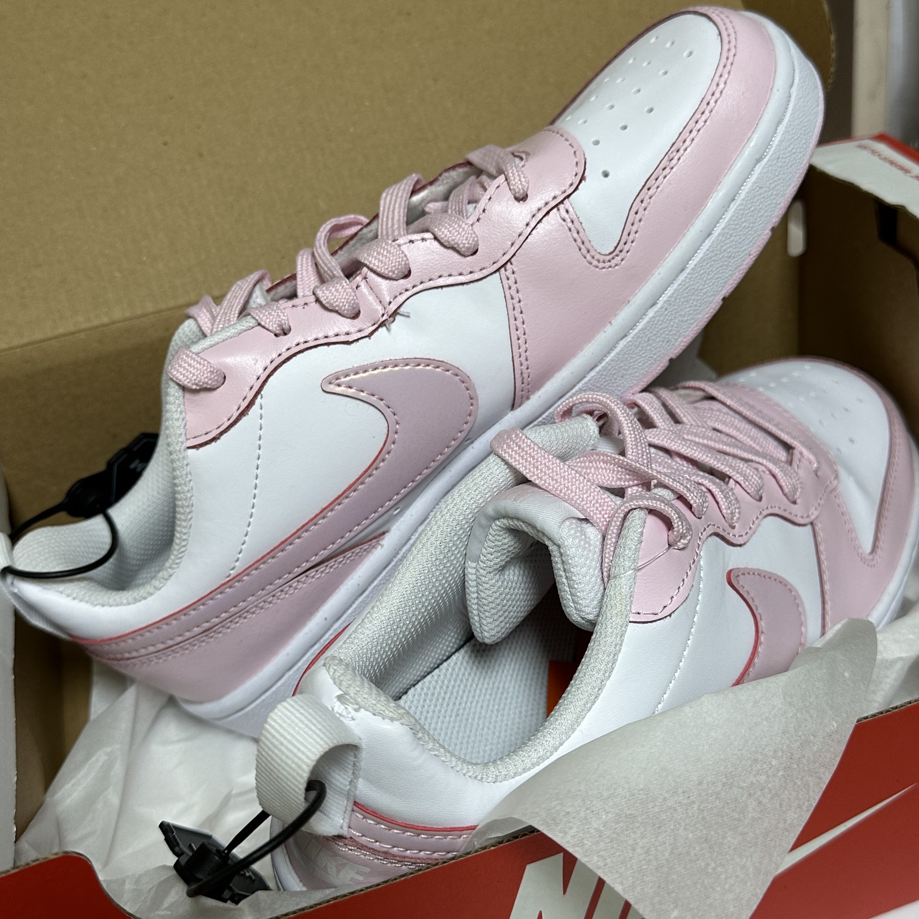 (GS) Nike Court Borough 2 SE White Pink Foam 착용 스타일