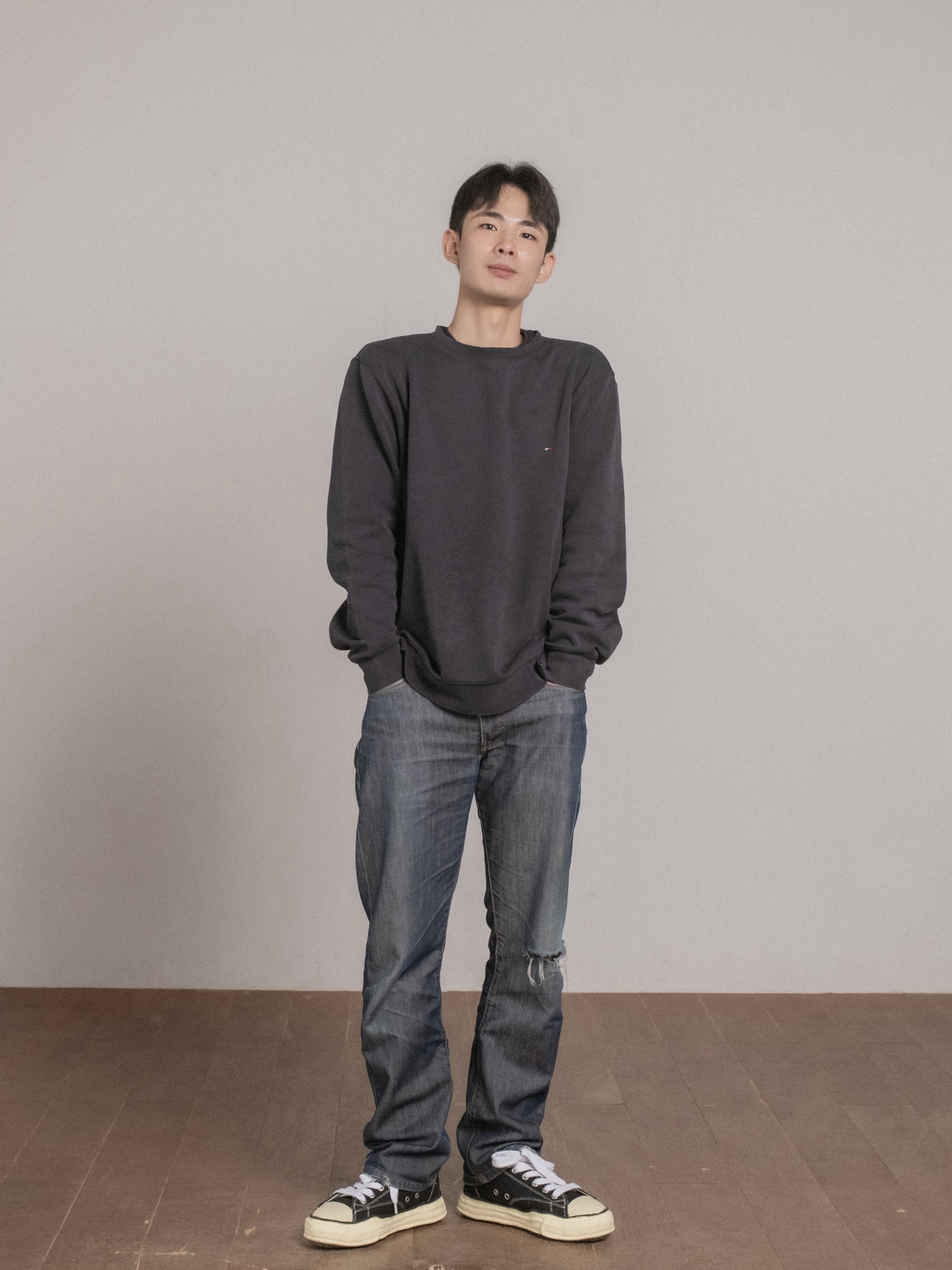 Maison Mihara Yasuhiro Peterson VL OG Sole Canvas Low-top Sneakers Black 착용 스타일