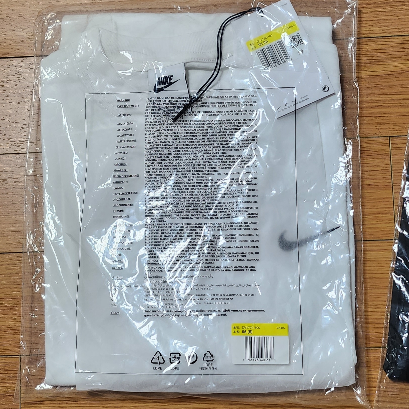 Nike x Stussy T-Shirt White (DV1774-100), Jordan x Union Long Sleeve T-Shirt Black - Asia 착용 스타일 - 1