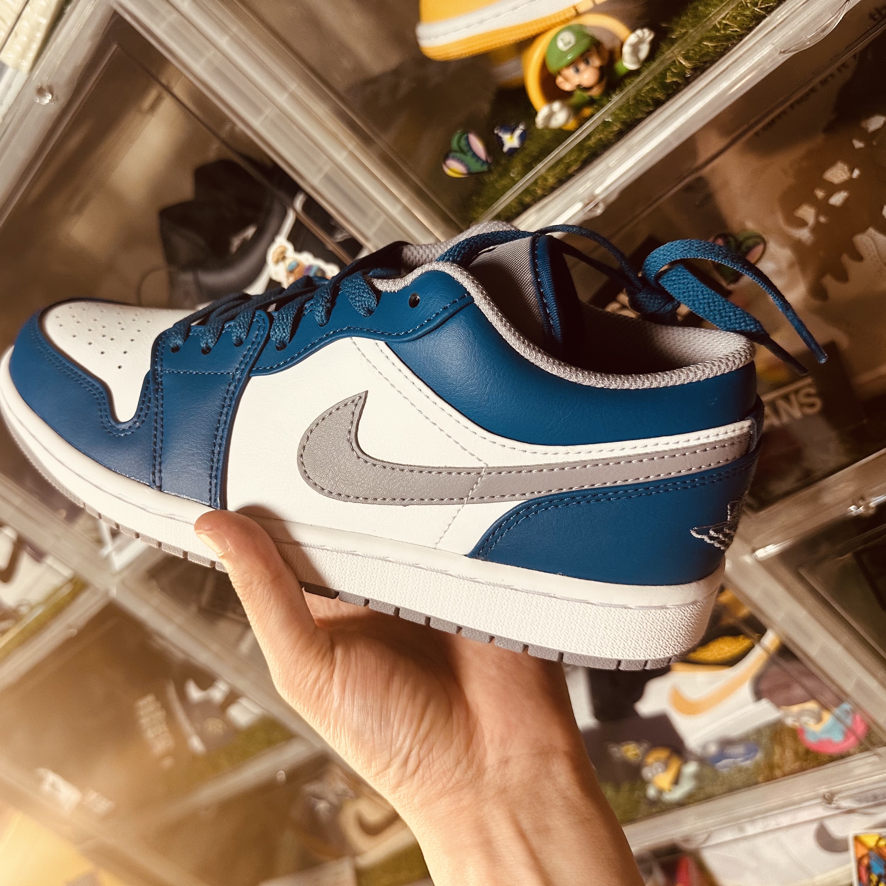 Jordan 1 Low True Blue Cement Grey 착용 스타일 - 2