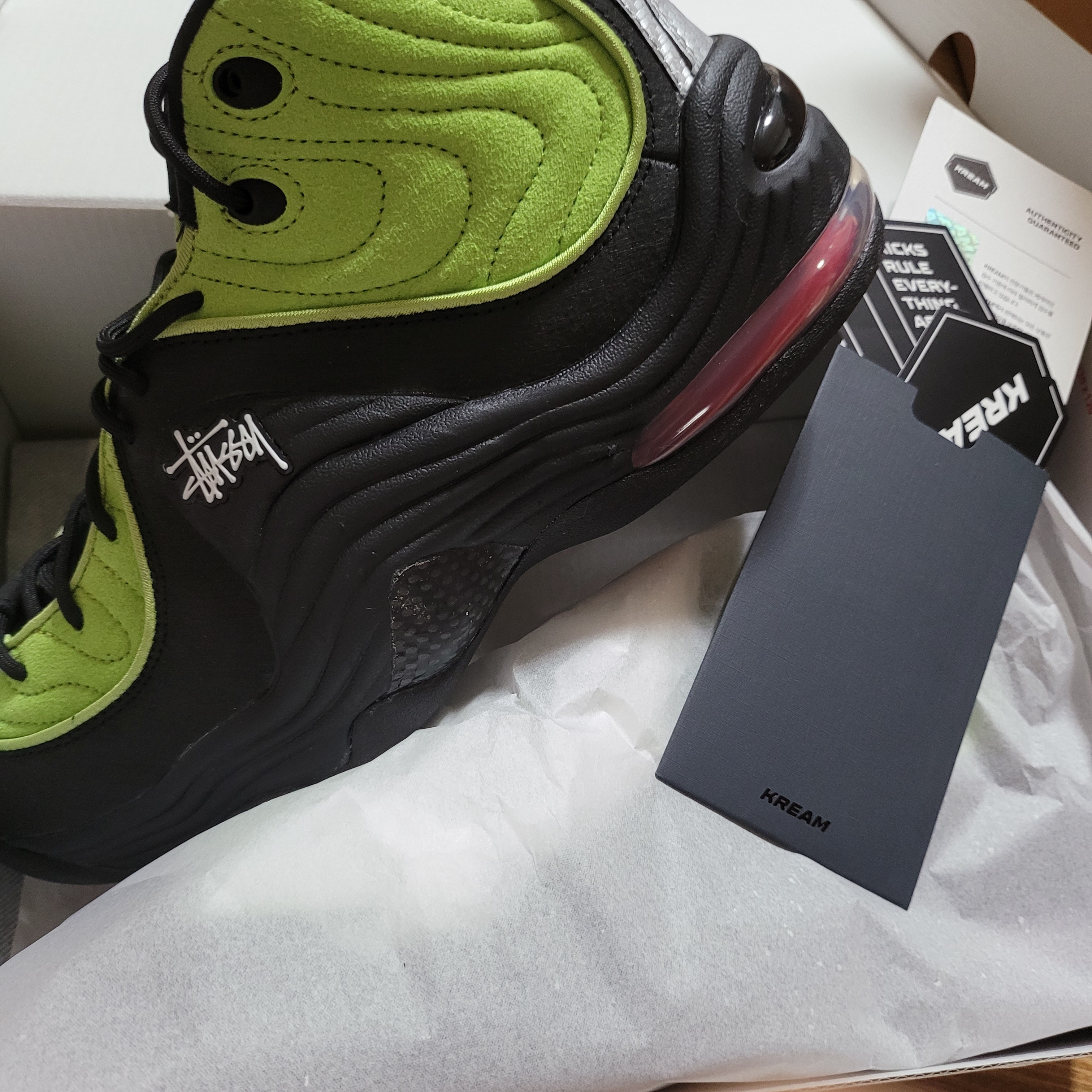 Nike x Stussy Air Penny II Vivid Green and Black 착용 스타일 - 2