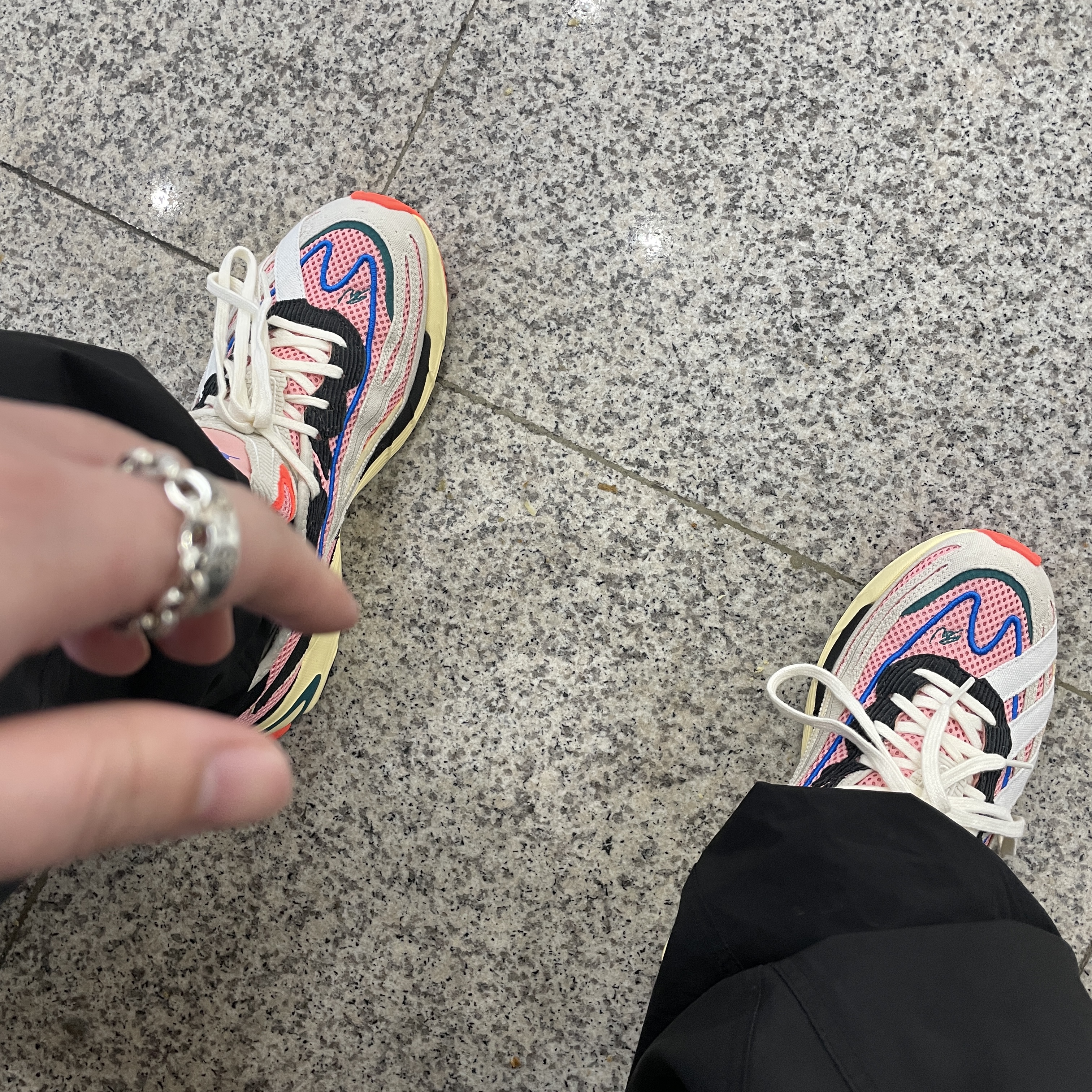 Adidas x Sean Wotherspoon Orketro White Easy Yellow 착용 스타일