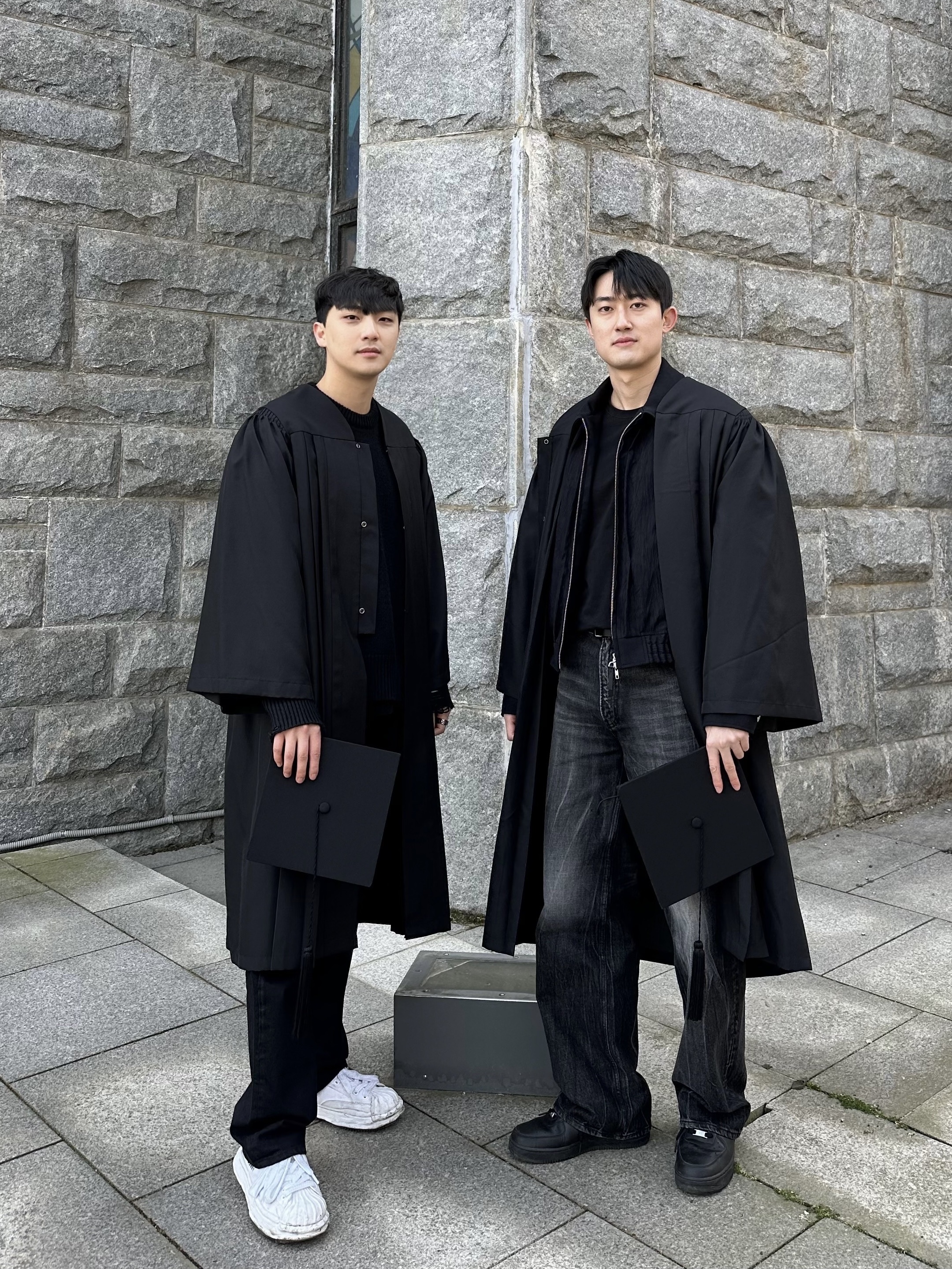 Maison Mihara Yasuhiro Blakey OG Sole Canvas Low-top Sneakers White, Nike Air Force 1 '07 Low Triple Black 착용 스타일 - 1