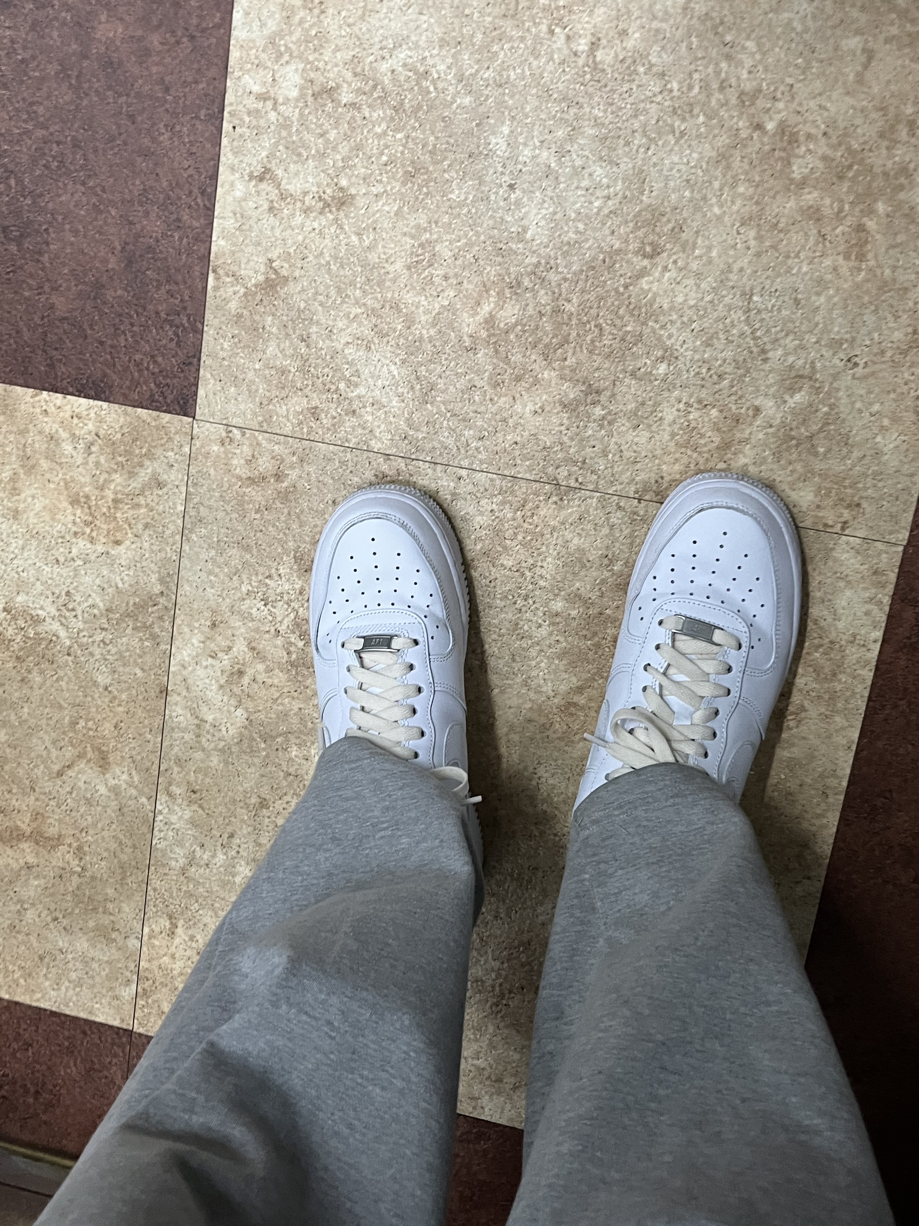 Nike Air Force 1 '07 Low White 착용 스타일 - 1