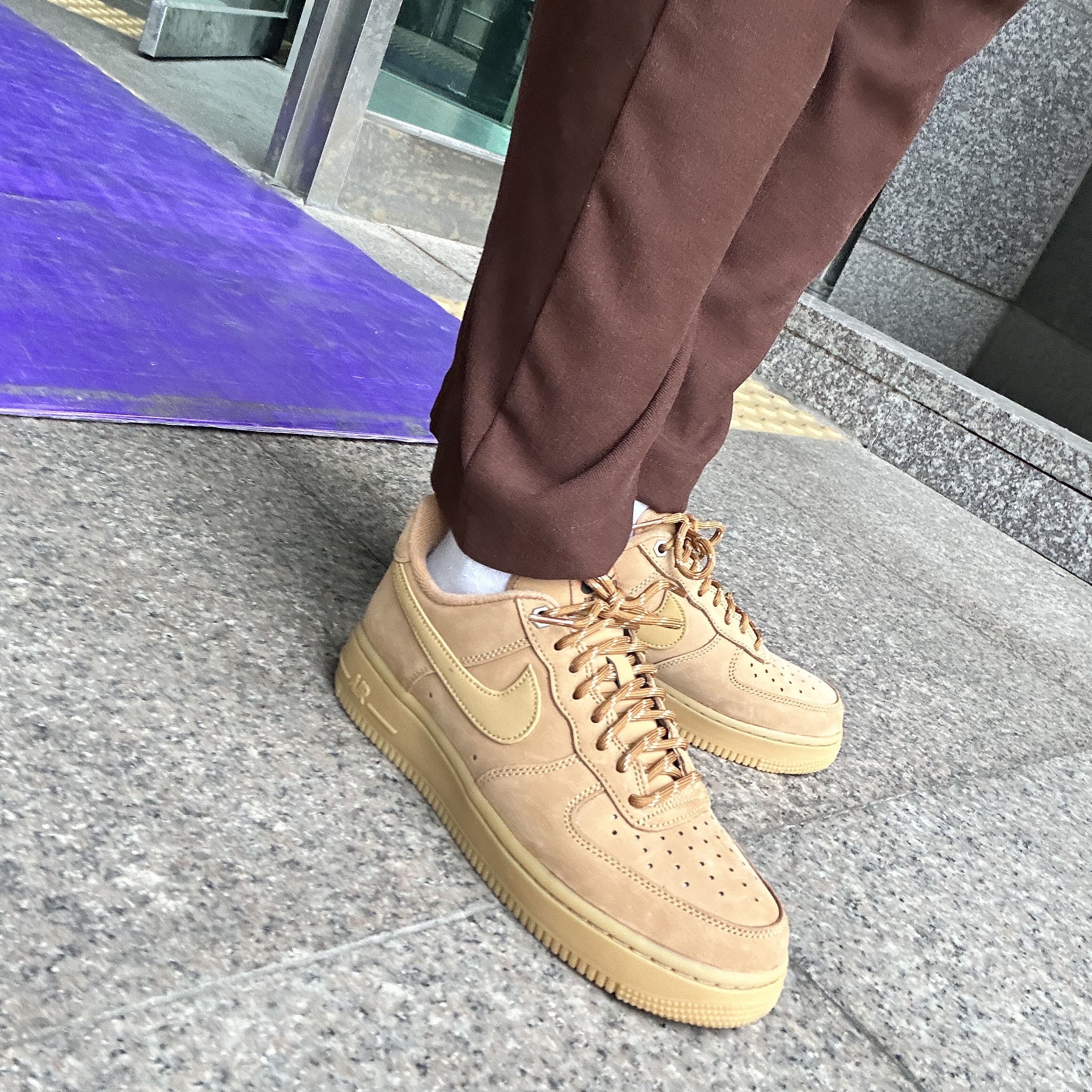 Nike Air Force 1 '07 WB Flax 착용 스타일 - 1