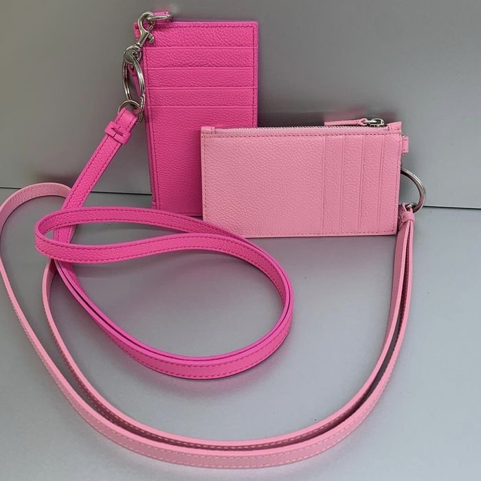 Balenciaga Cash Keyring Card Case Pink White 착용 스타일