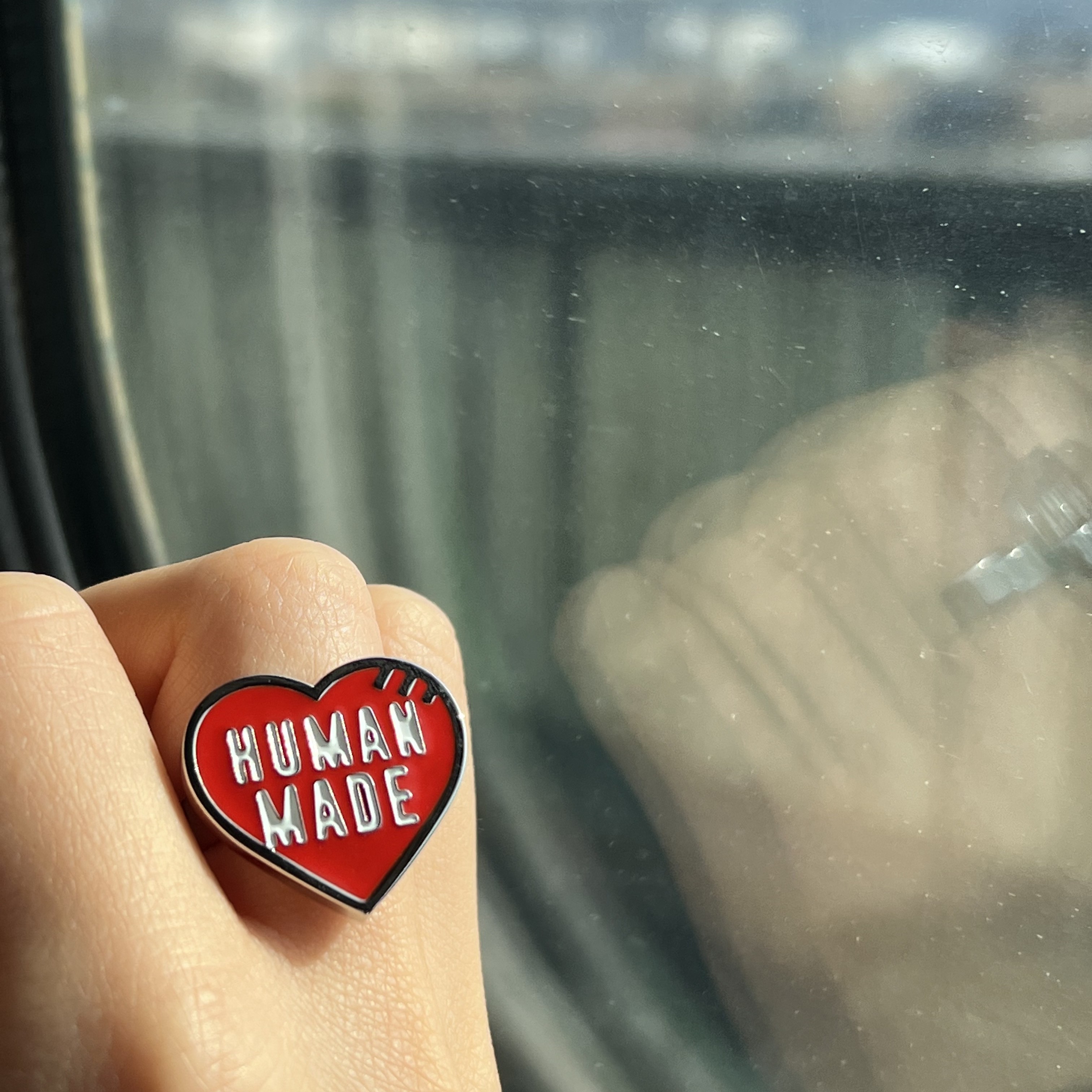 Human Made Heart Ring Red 착용 스타일 - 1