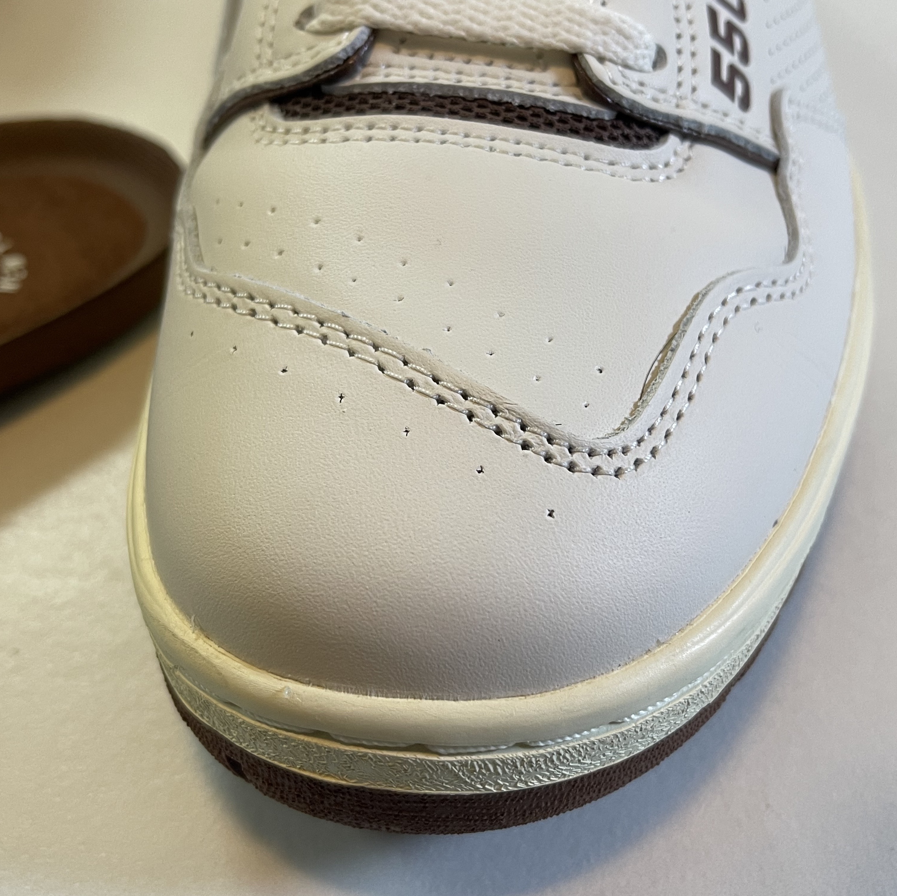 New Balance x Aime Leon Dore 550 Brown 착용 스타일 - 5