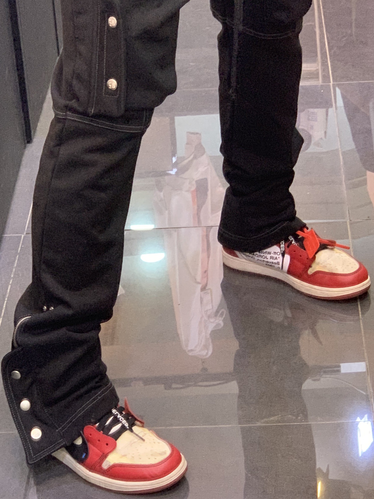 Jordan 1 x Off-White Retro High Chicago The Ten 착용 스타일 - 1