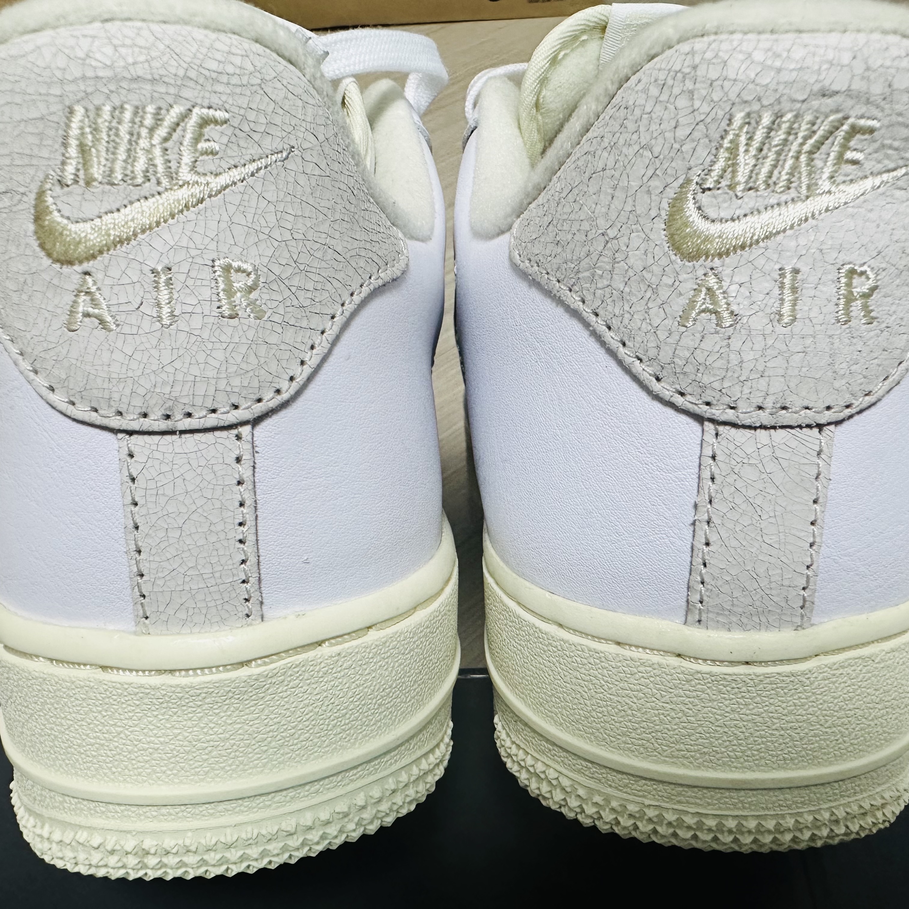 Nike Air Force 1 '07 LX Pale Vanilla 착용 스타일 - 2
