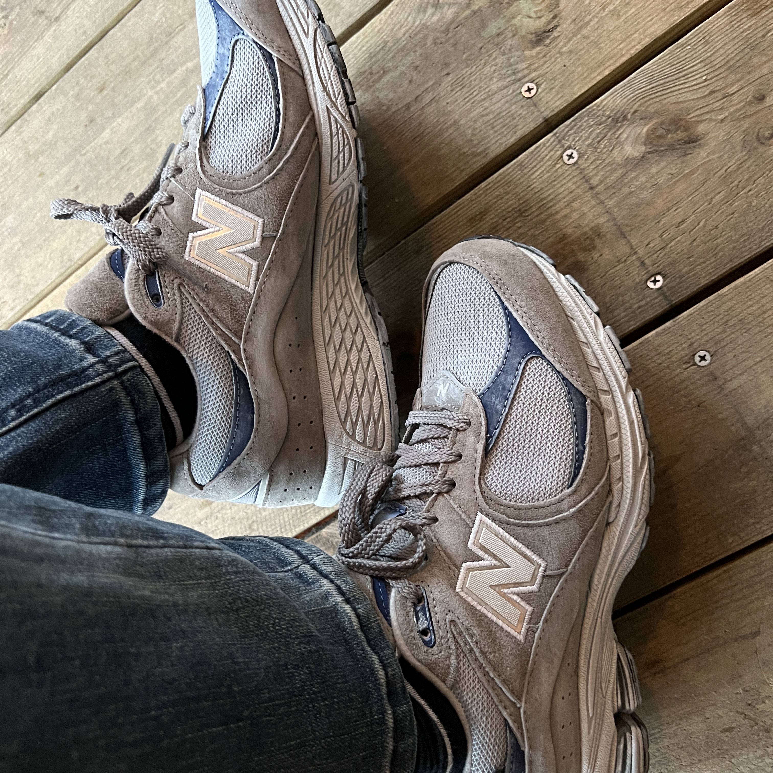 New Balance 2002R Gore-Tex Marblehead 착용 스타일 - 1