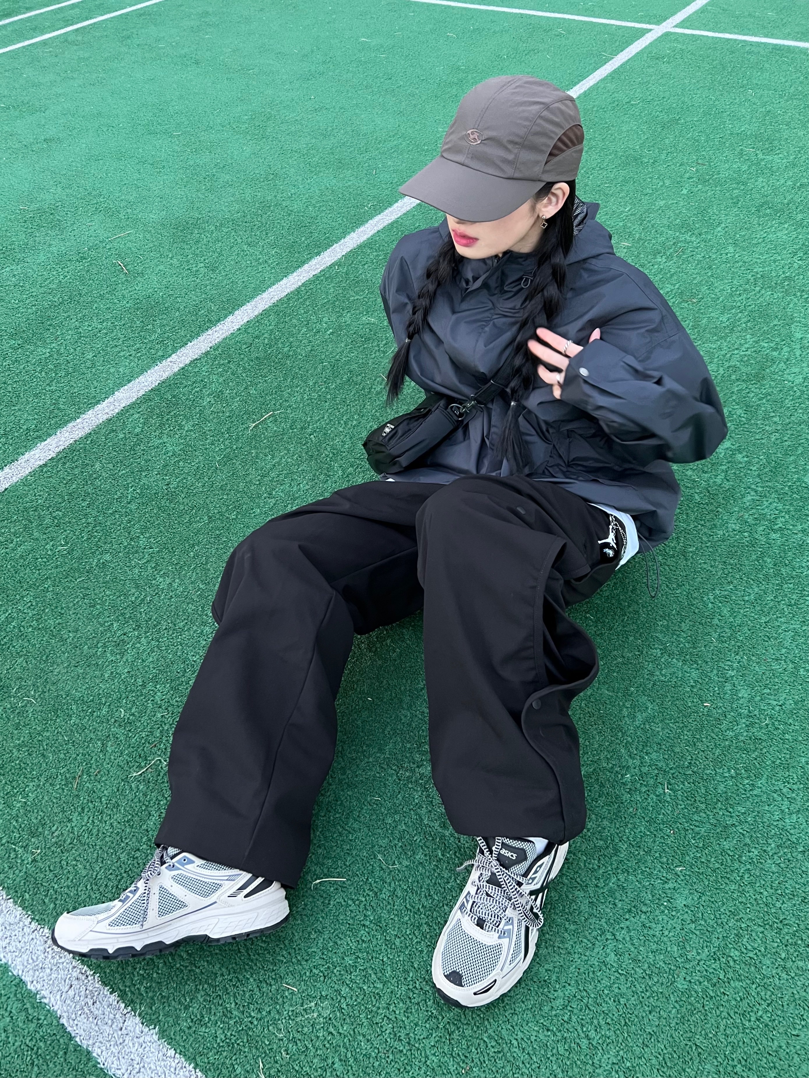 Asics Gel-Venture 6 Feather Grey Black, Sansan Gear Wave Pants Black - 22FW 착용 스타일 - 1