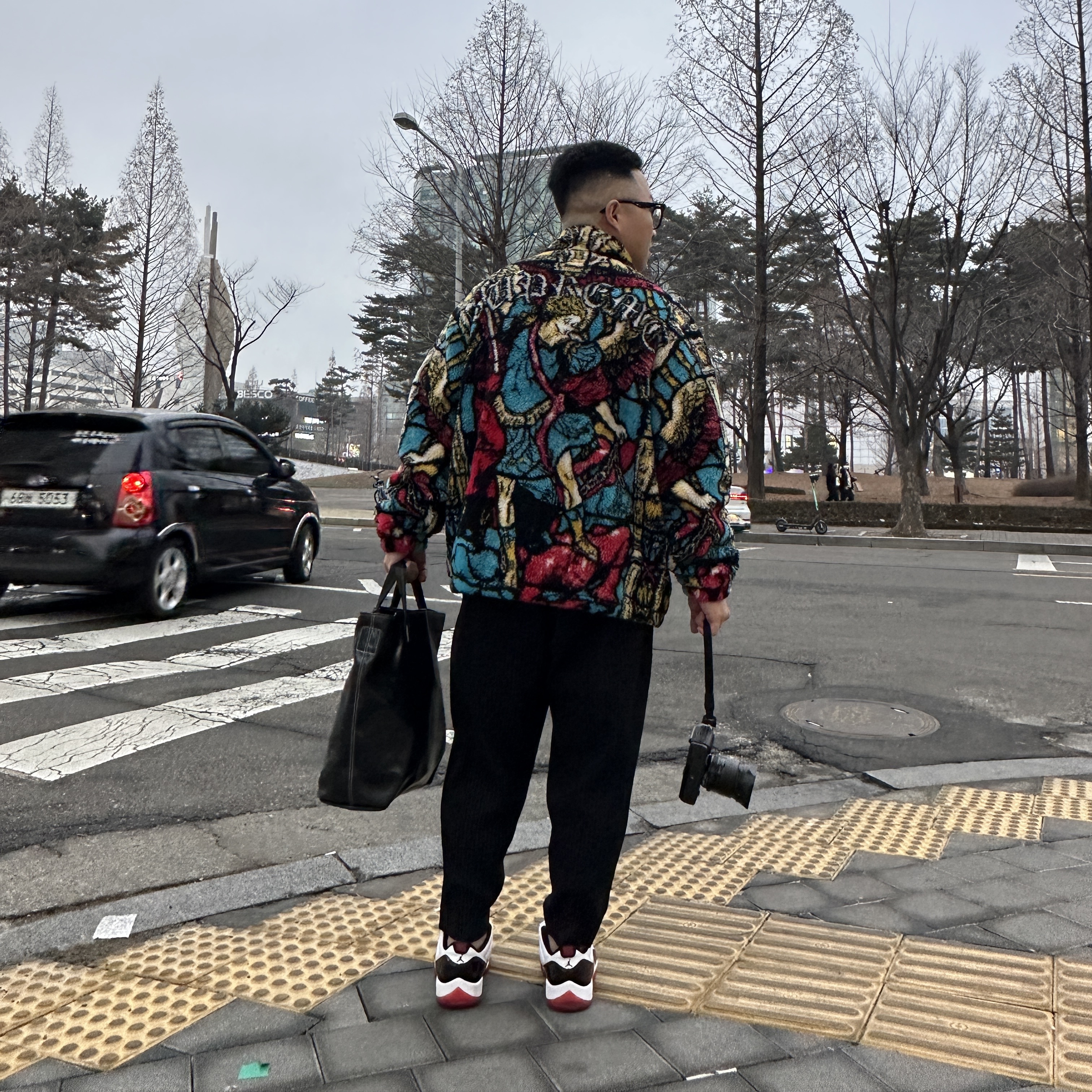 Supreme Saint Michael Fleece Jacket White - 21SS, Jordan 11 Retro Low Concord Bred 착용 스타일 - 1