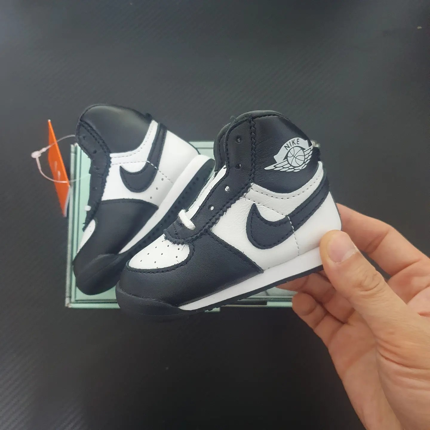 (TD) Jordan 1 High 85 Black White 착용 스타일 - 1