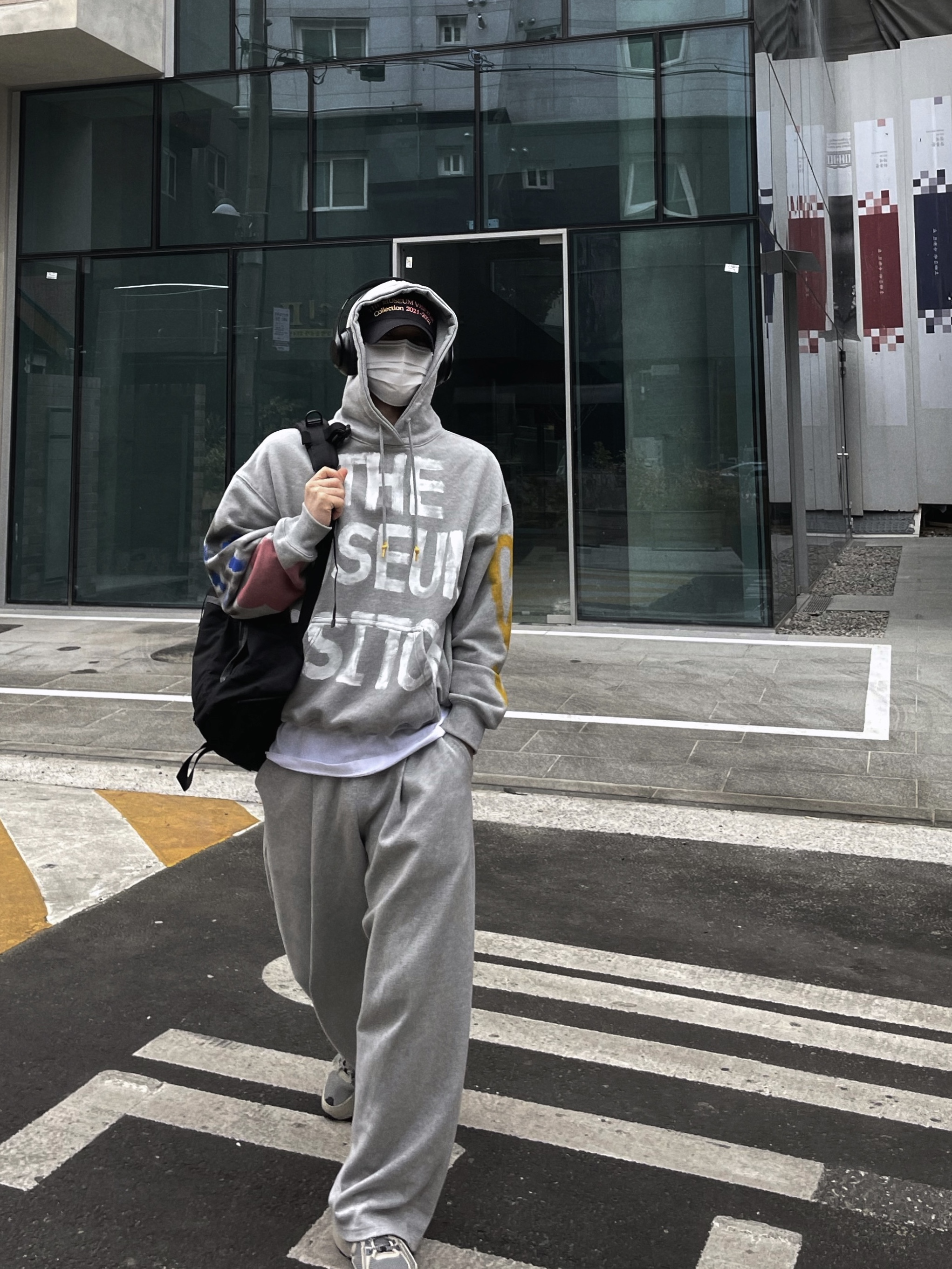 The Museum Visitor Sprayed Ball Cap Black, Asics Gel-Venture 6 Feather Grey Black 착용 스타일 - 1