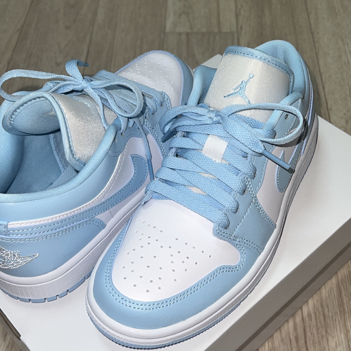 (W) Jordan 1 Low White Ice Blue 착용 스타일 - 1