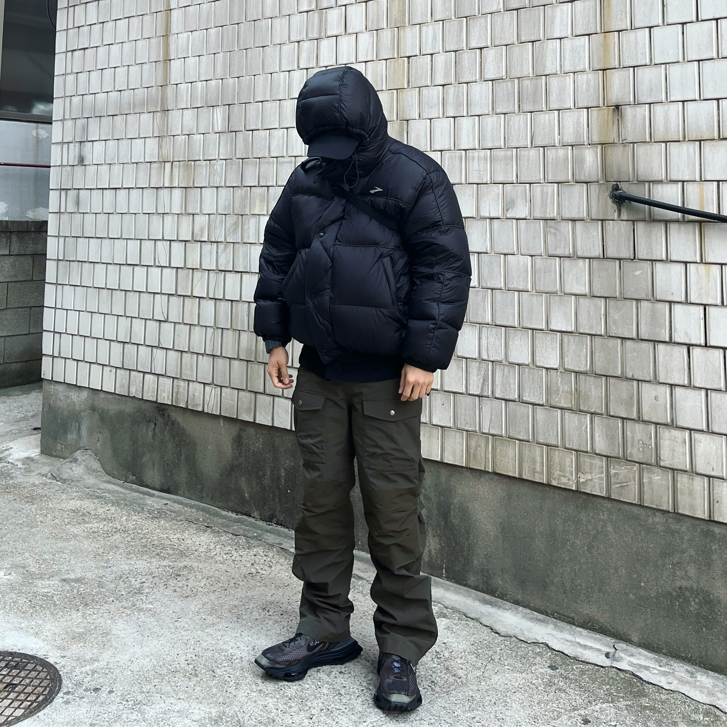 Nike x Matthew M Williams Zoom 004 Baroque Brown, Andersson Bell x Asics Cargo Pants Khaki 착용 스타일