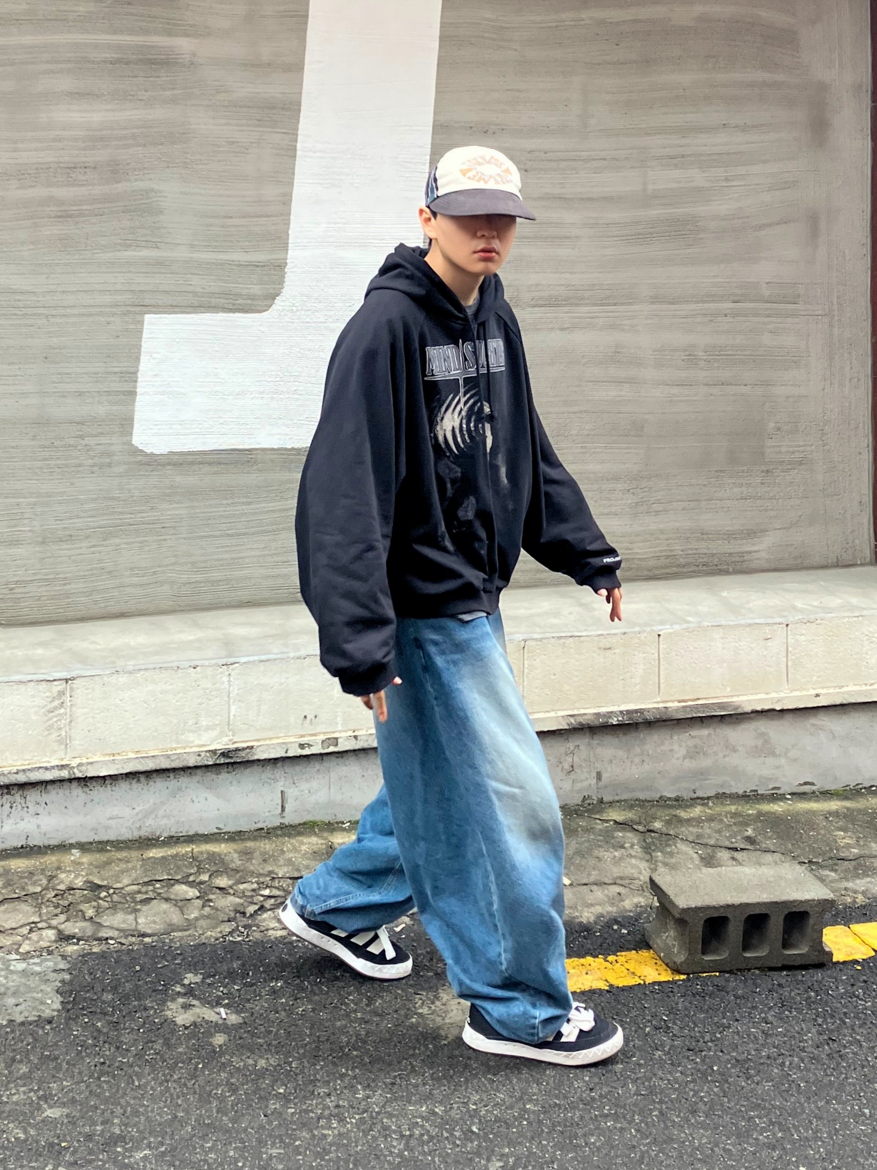 Adidas Adimatic Core Black, Project G/R Mind Slaughter Vintage Washeed Hoodie Black 착용 스타일 - 3