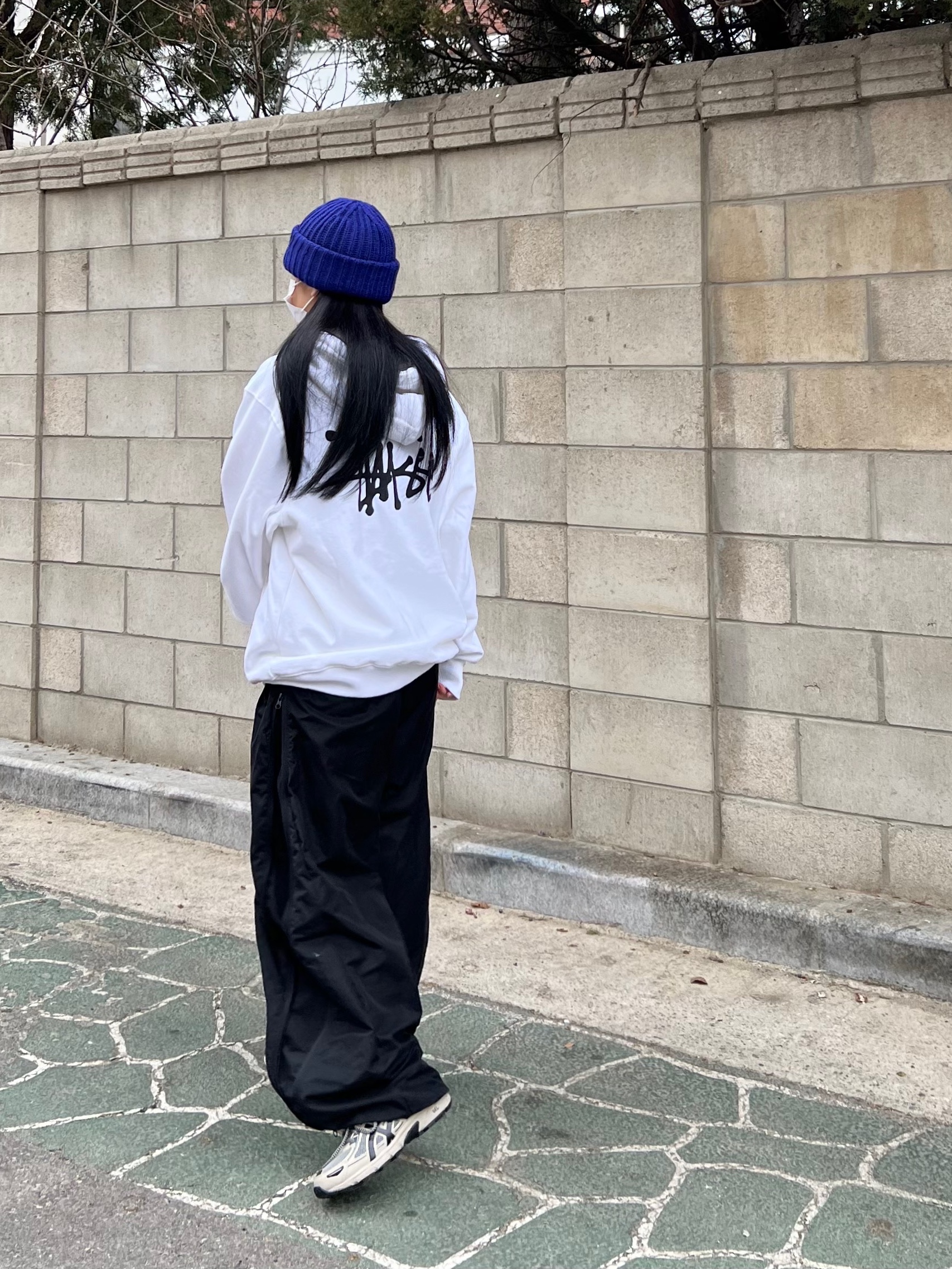 Supreme Ribbed Beanie Dark Royal - 22FW, Stussy Basic Stussy Zip Hoodie White 2022 착용 스타일 - 3