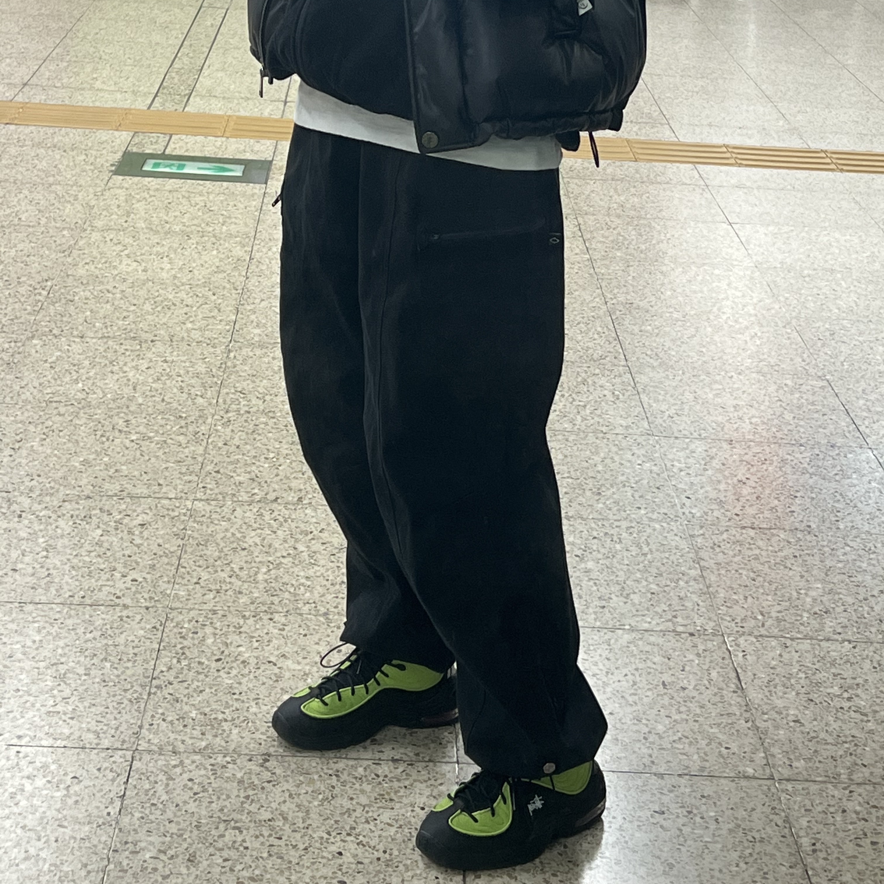 Nike x Stussy Air Penny II Vivid Green and Black 착용 스타일 - 1