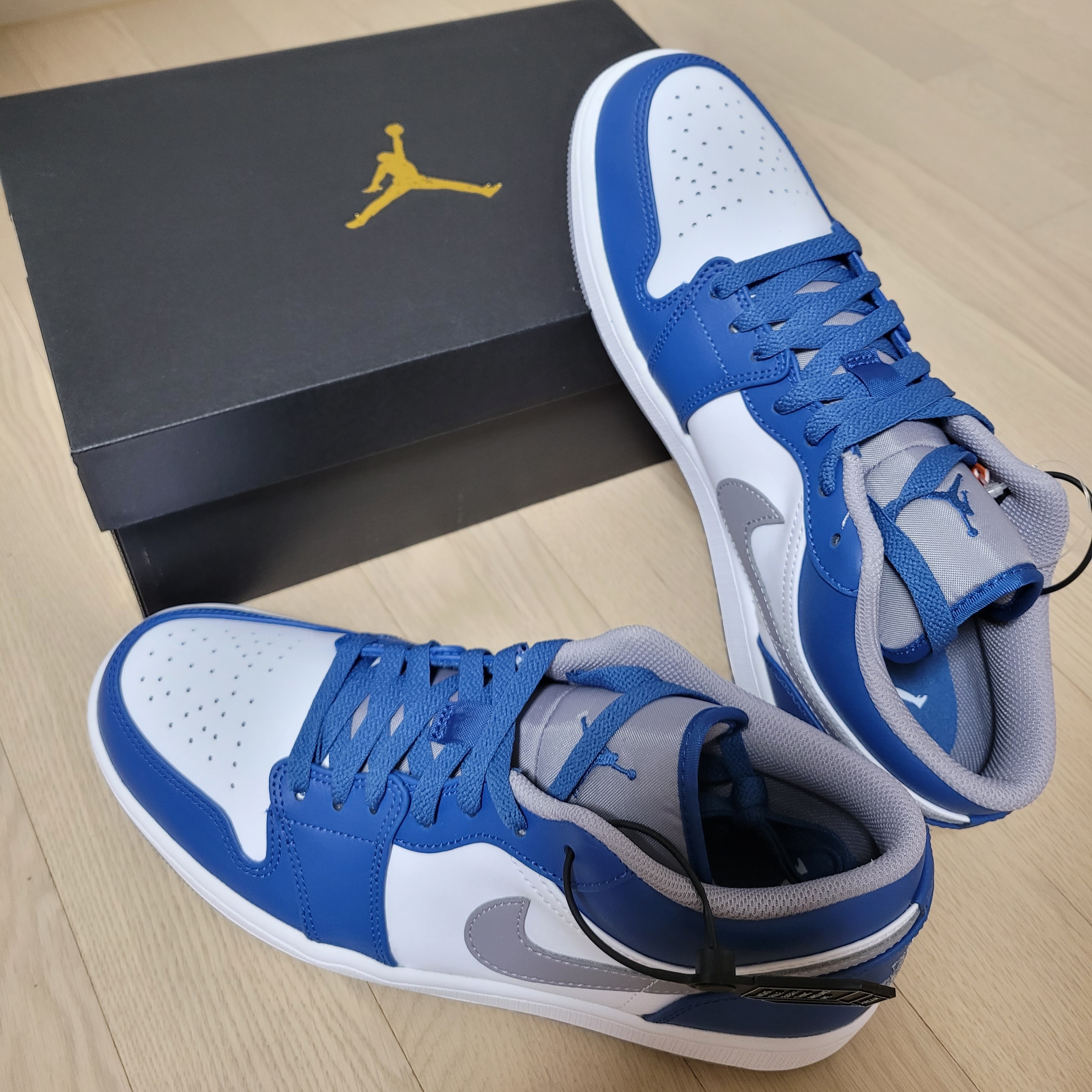 Jordan 1 Low True Blue Cement Grey 착용 스타일