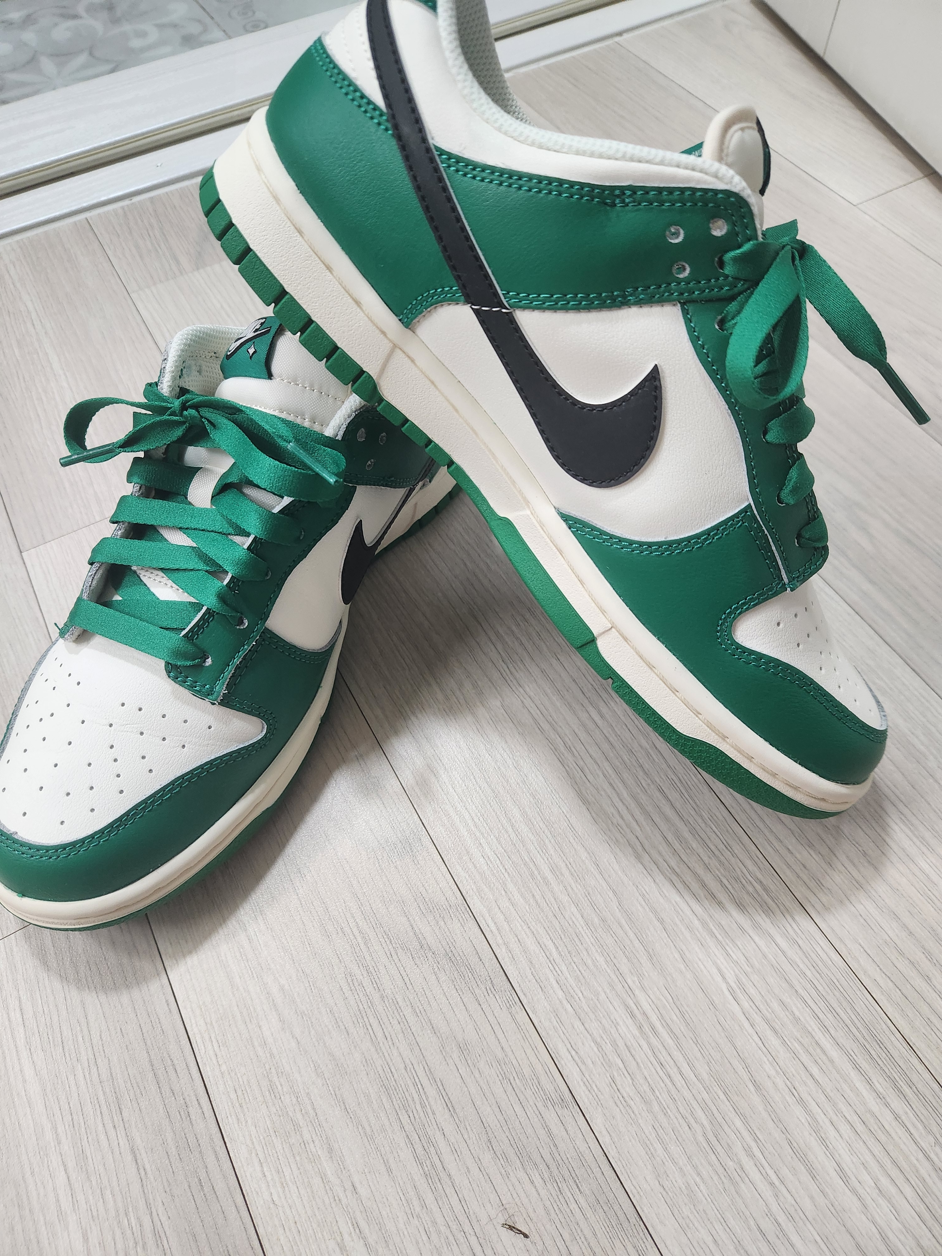 Nike Dunk Low Retro SE Jackpot Malachite 착용 스타일