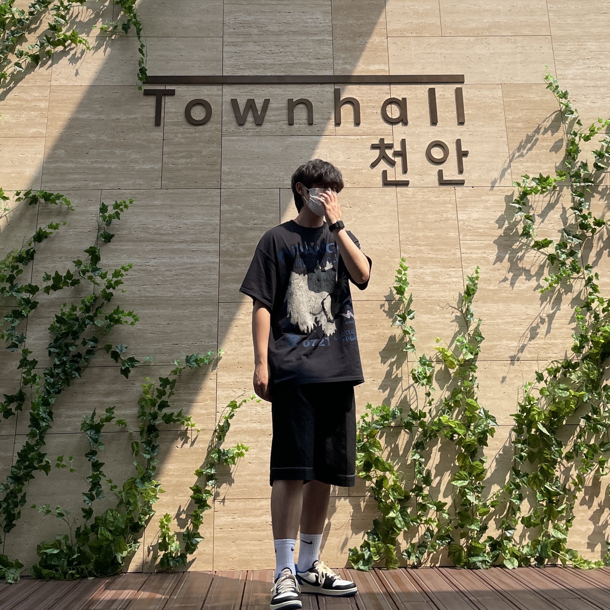 Jordan 1 x Travis Scott x Fragment Retro Low OG SP Military Blue 착용 스타일
