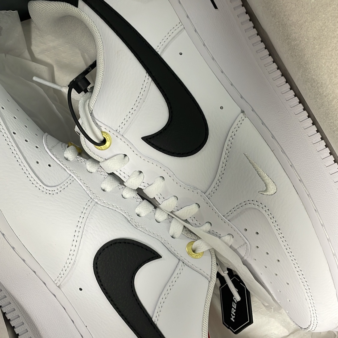 Nike Air Force 1 '07 LV8 40th Anniversary Join Forces White Black 착용 스타일