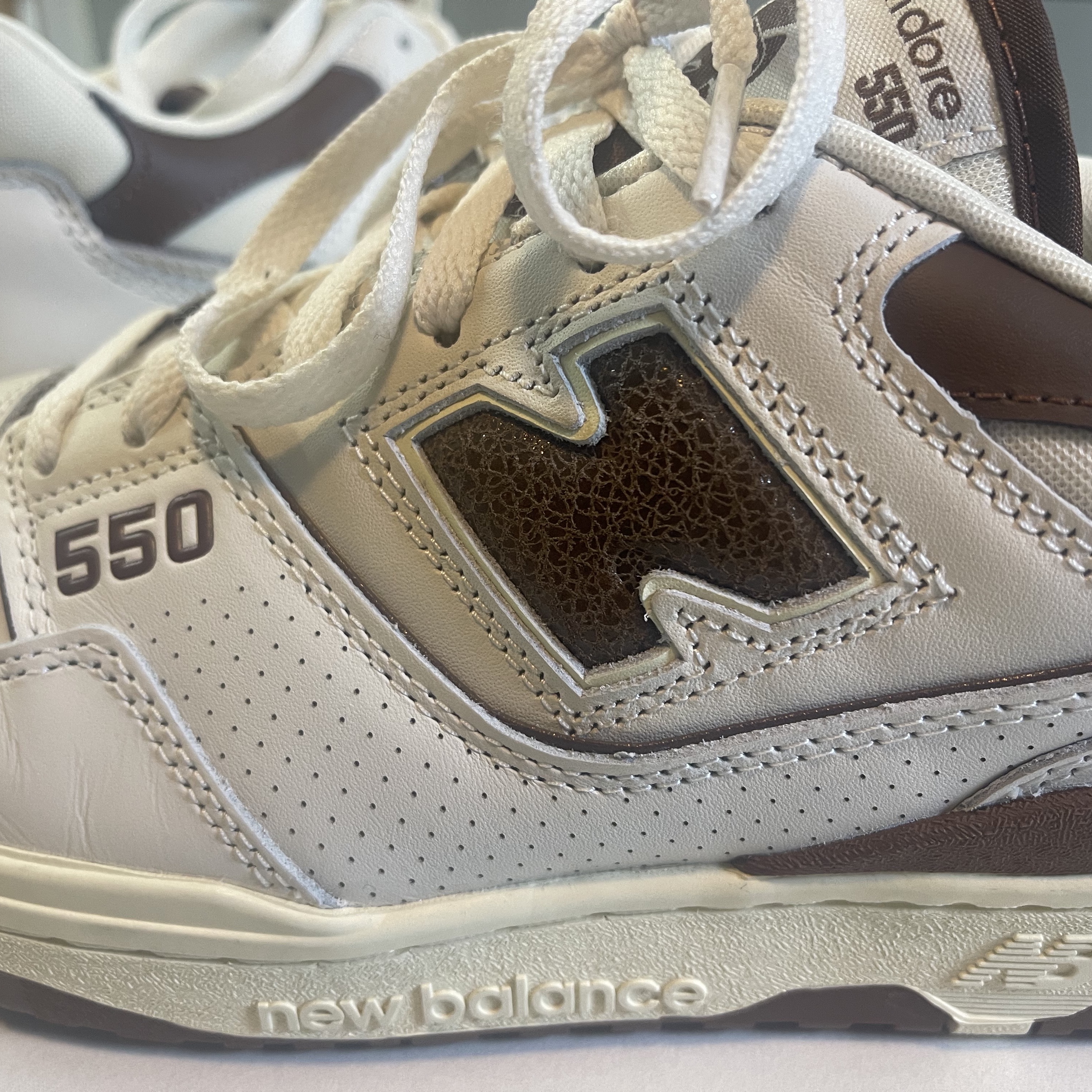 New Balance x Aime Leon Dore 550 Brown 착용 스타일 - 3