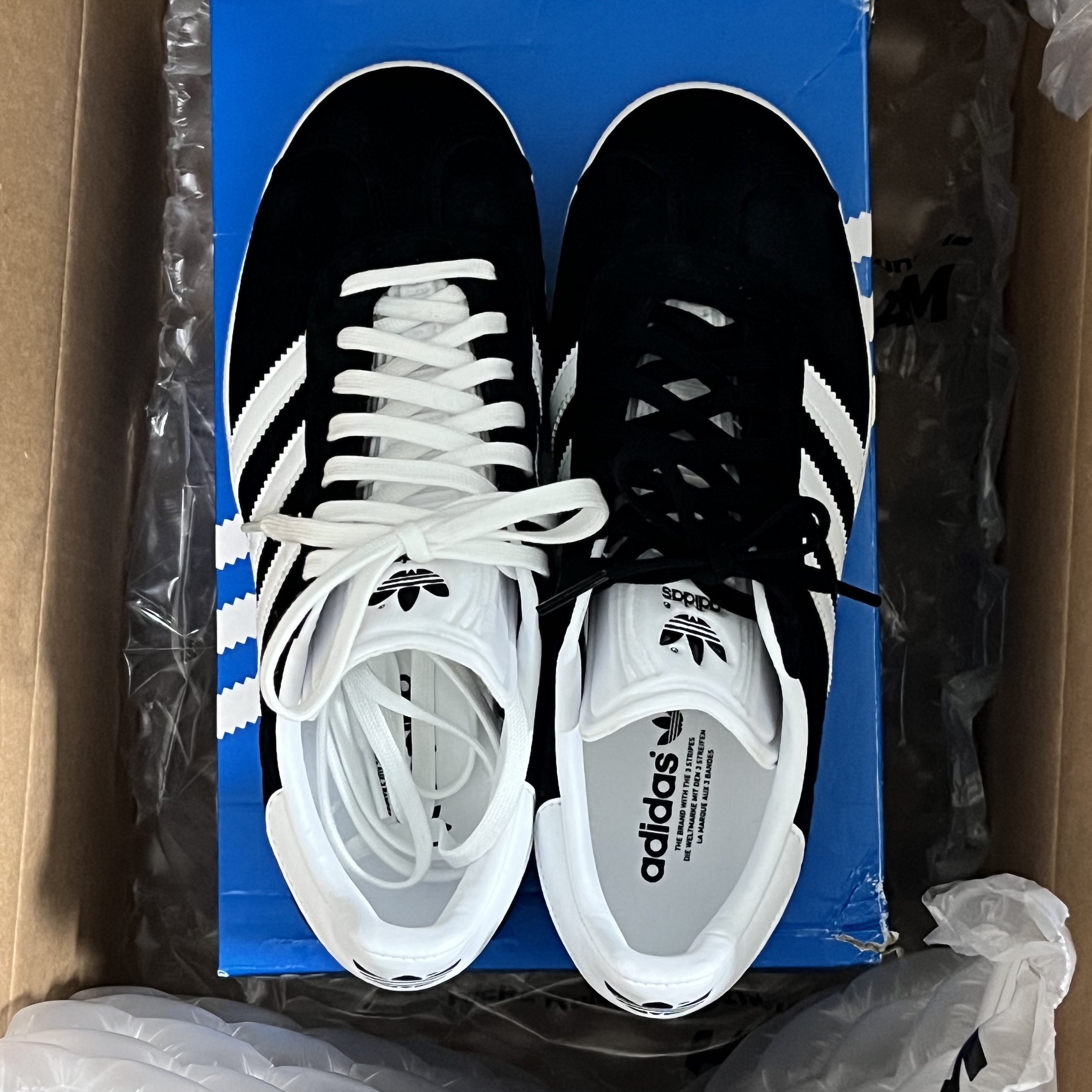 Adidas Gazelle Core Black White 착용 스타일
