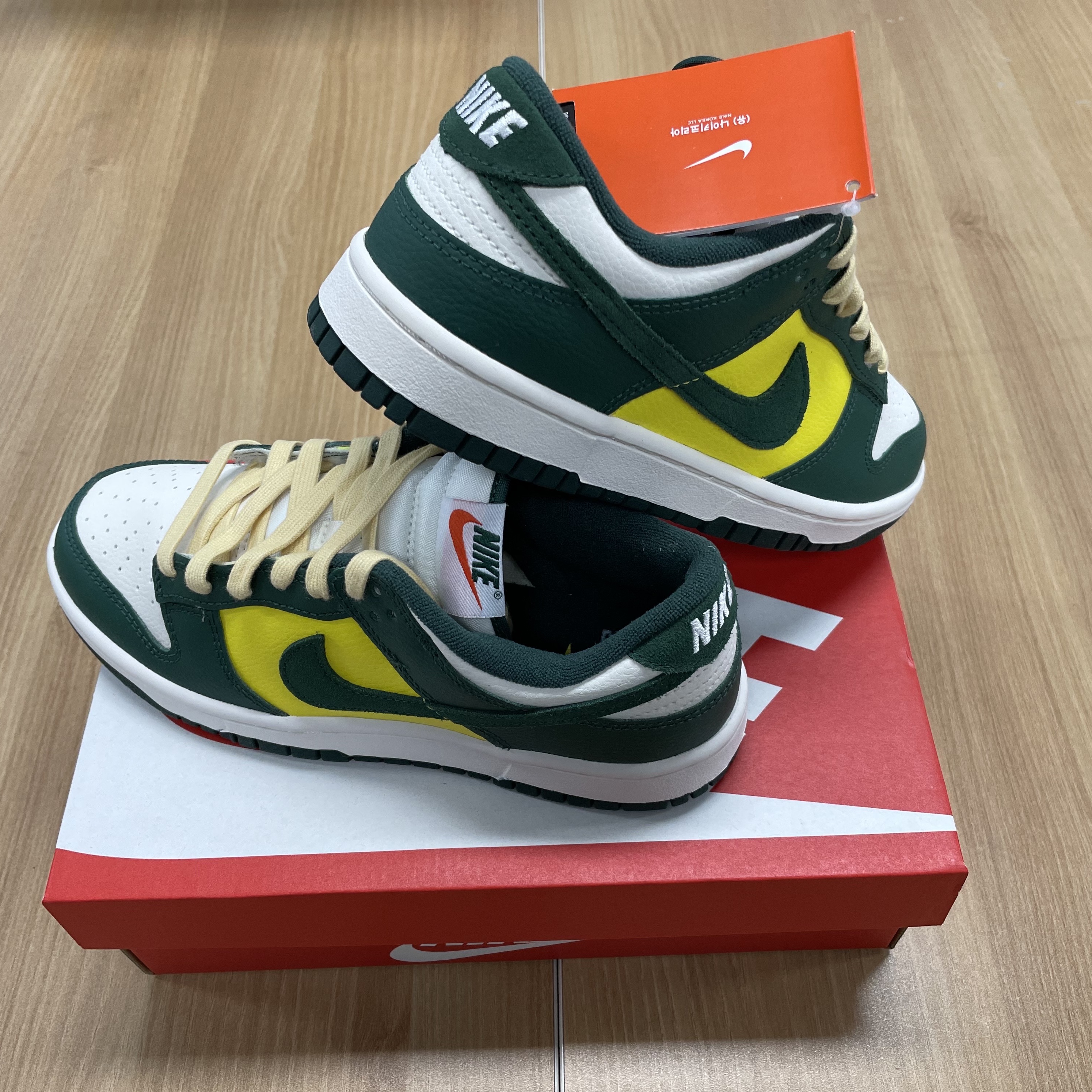 (W) Nike Dunk Low SE Opti Noble Green 착용 스타일