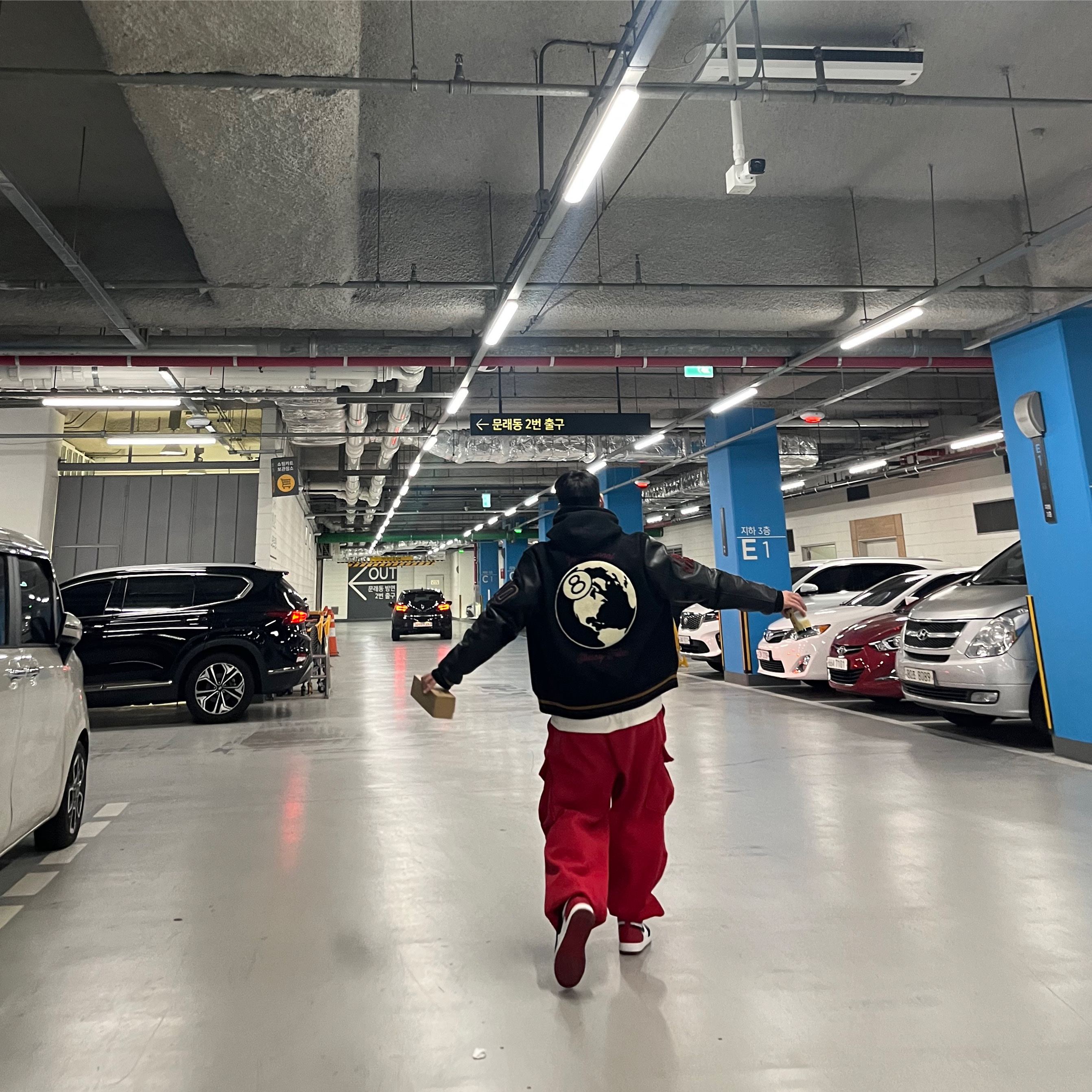 Stussy 40th Anniversary IST Jacket (Seoul), Jordan 1 Retro High OG Black Toe 2016 착용 스타일