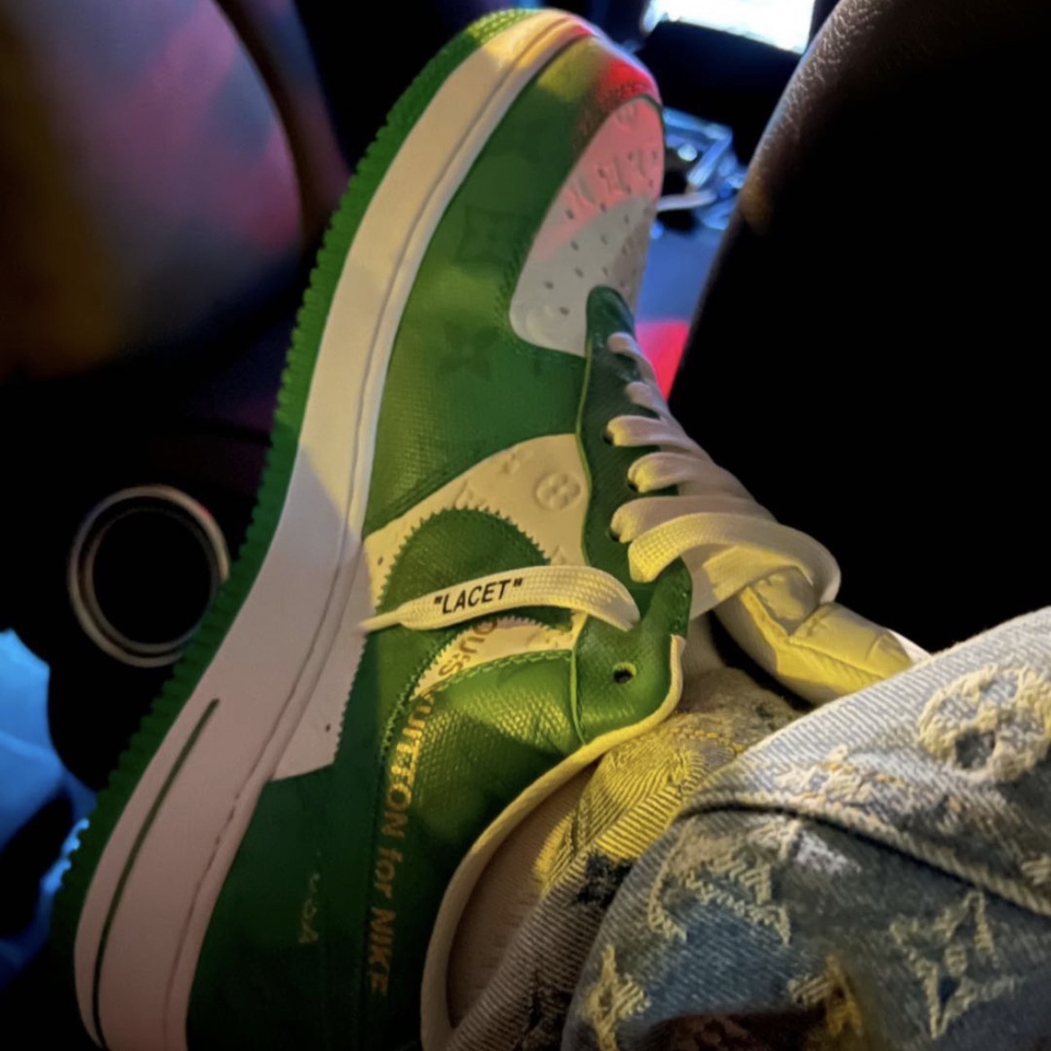Louis Vuitton x Nike Air Force 1 Low by Virgil Abloh White Gym Green 착용 스타일